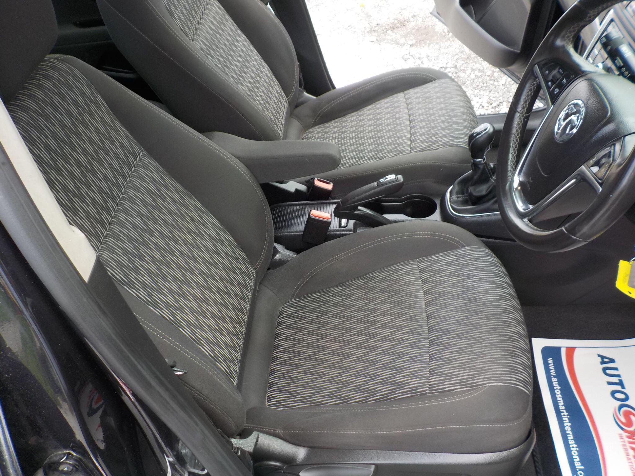 Vauxhall Mokka 1.6i Exclusiv 2WD Euro 6 (s/s) 5dr