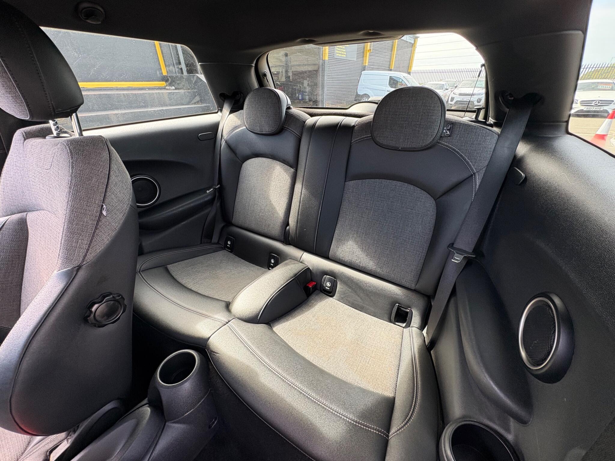 Mini Hatch view 10