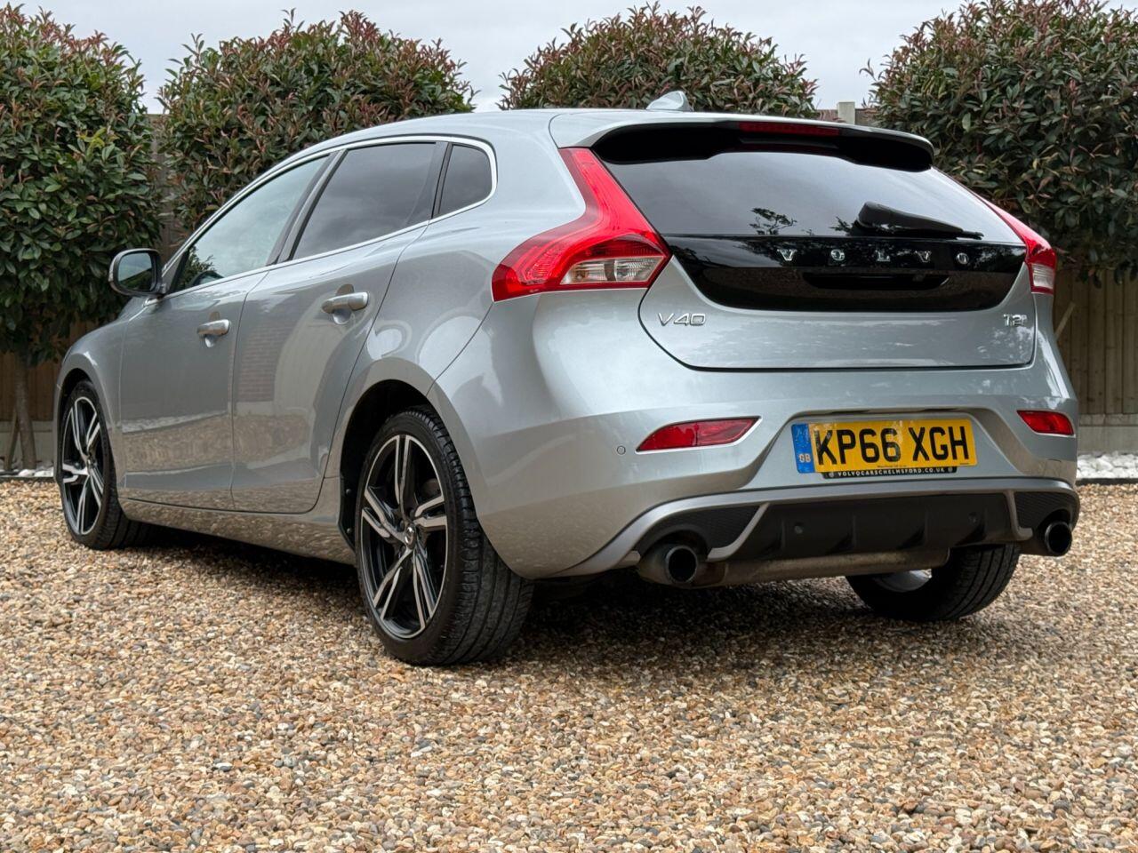 Volvo V40 view 4