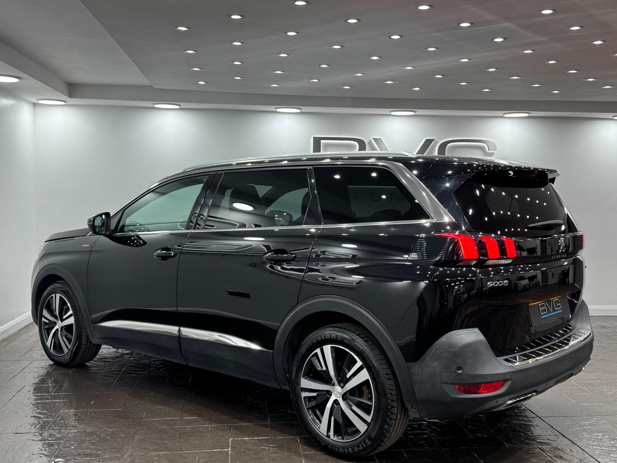 Peugeot 5008 view 16