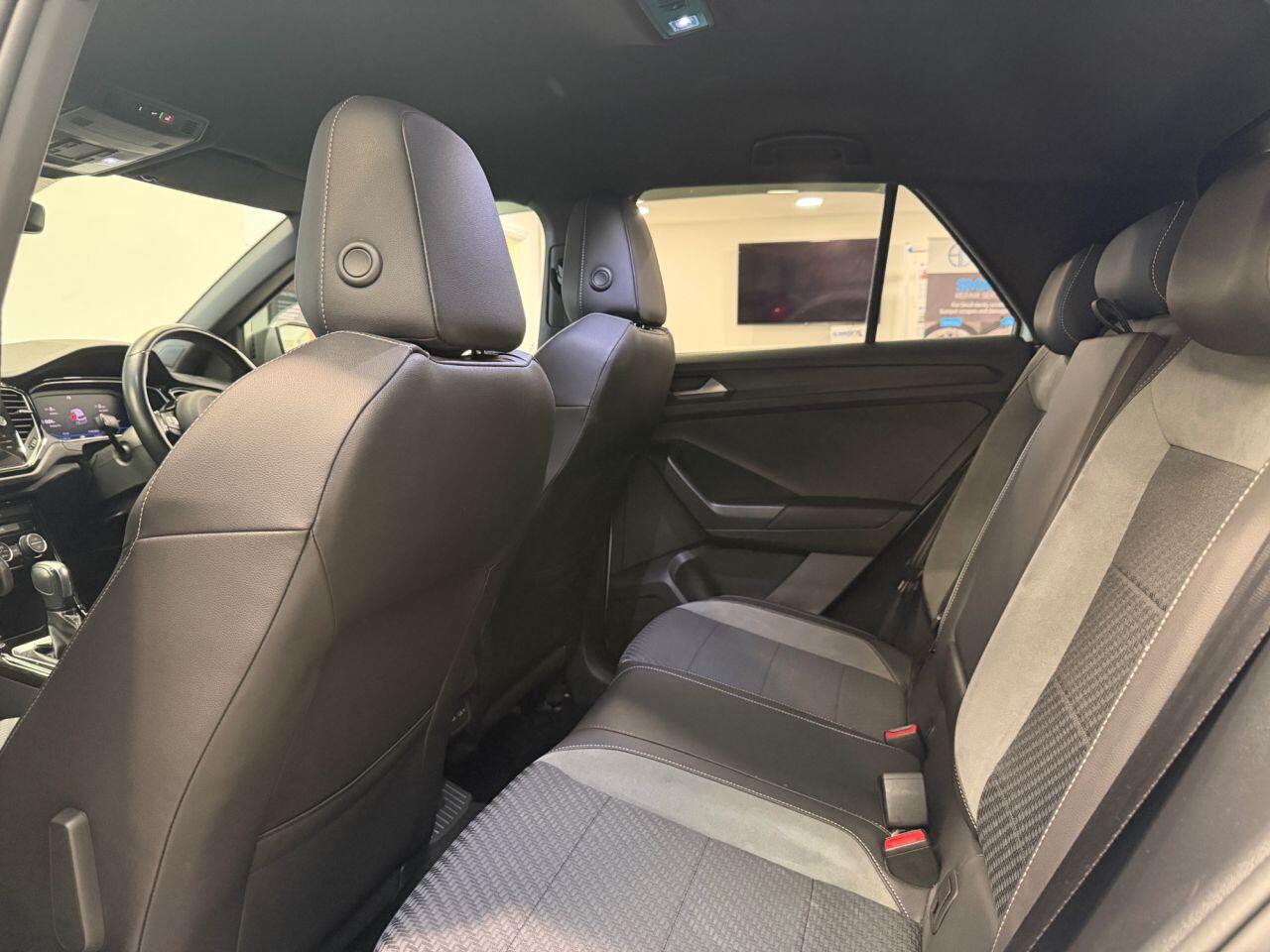 Volkswagen T-Roc view 18