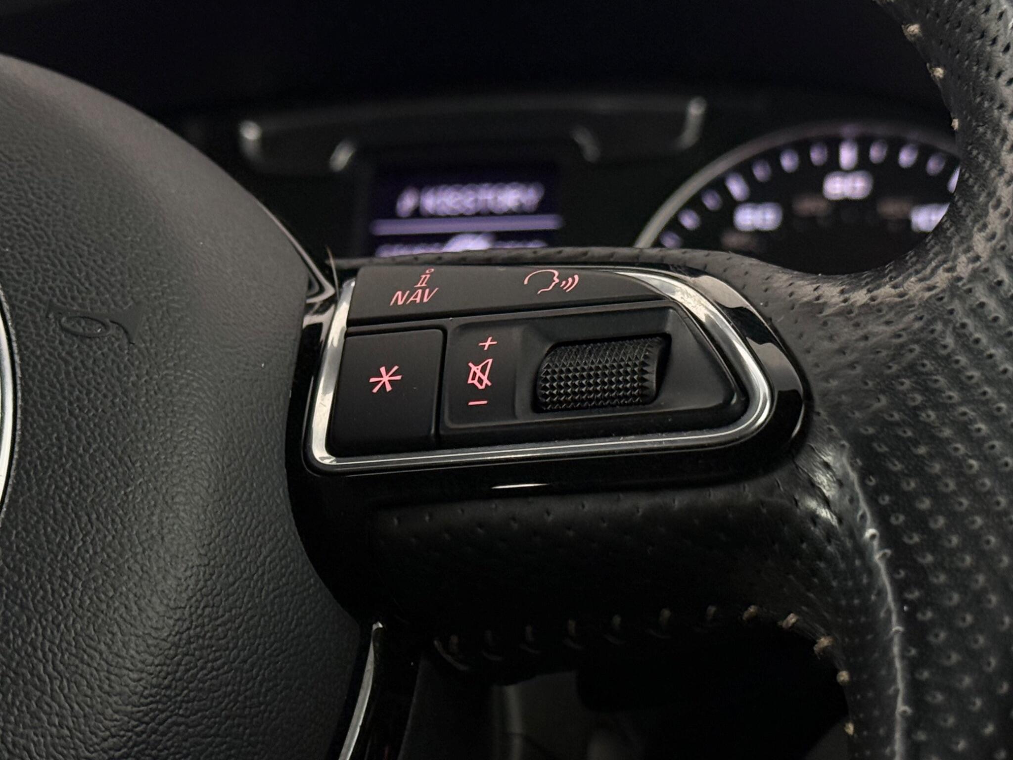 Audi Q3 view 15
