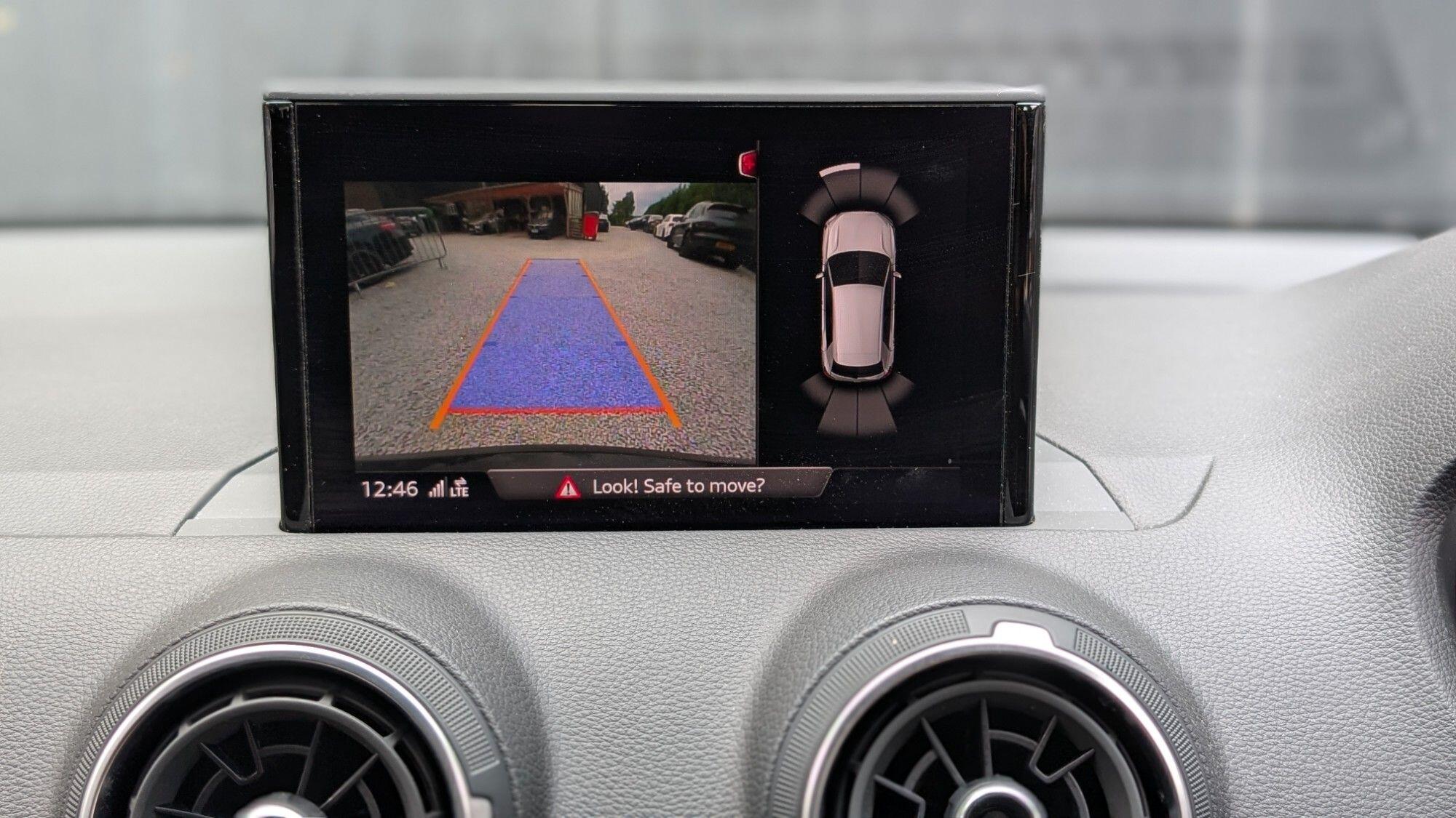 Audi Q2 view 16