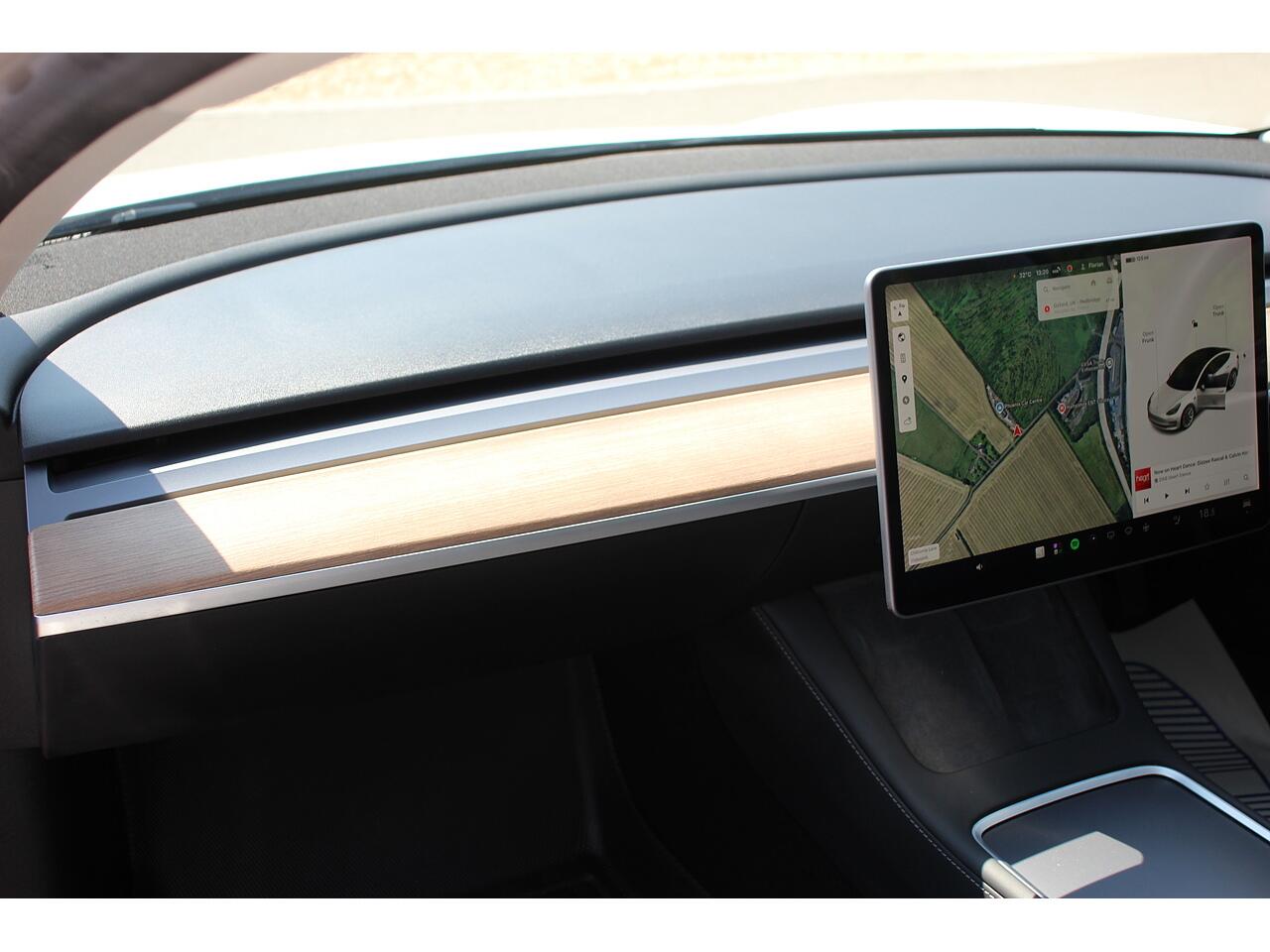Tesla Model 3 view 14