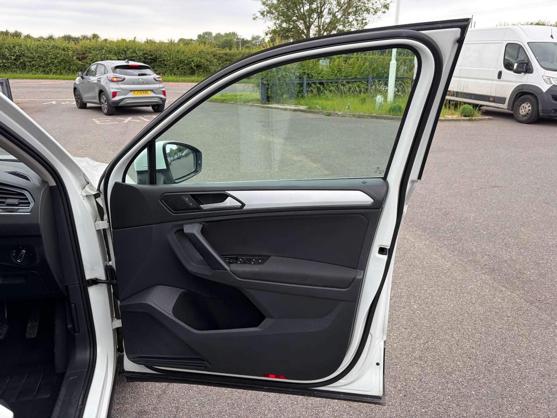 Volkswagen Tiguan view 35
