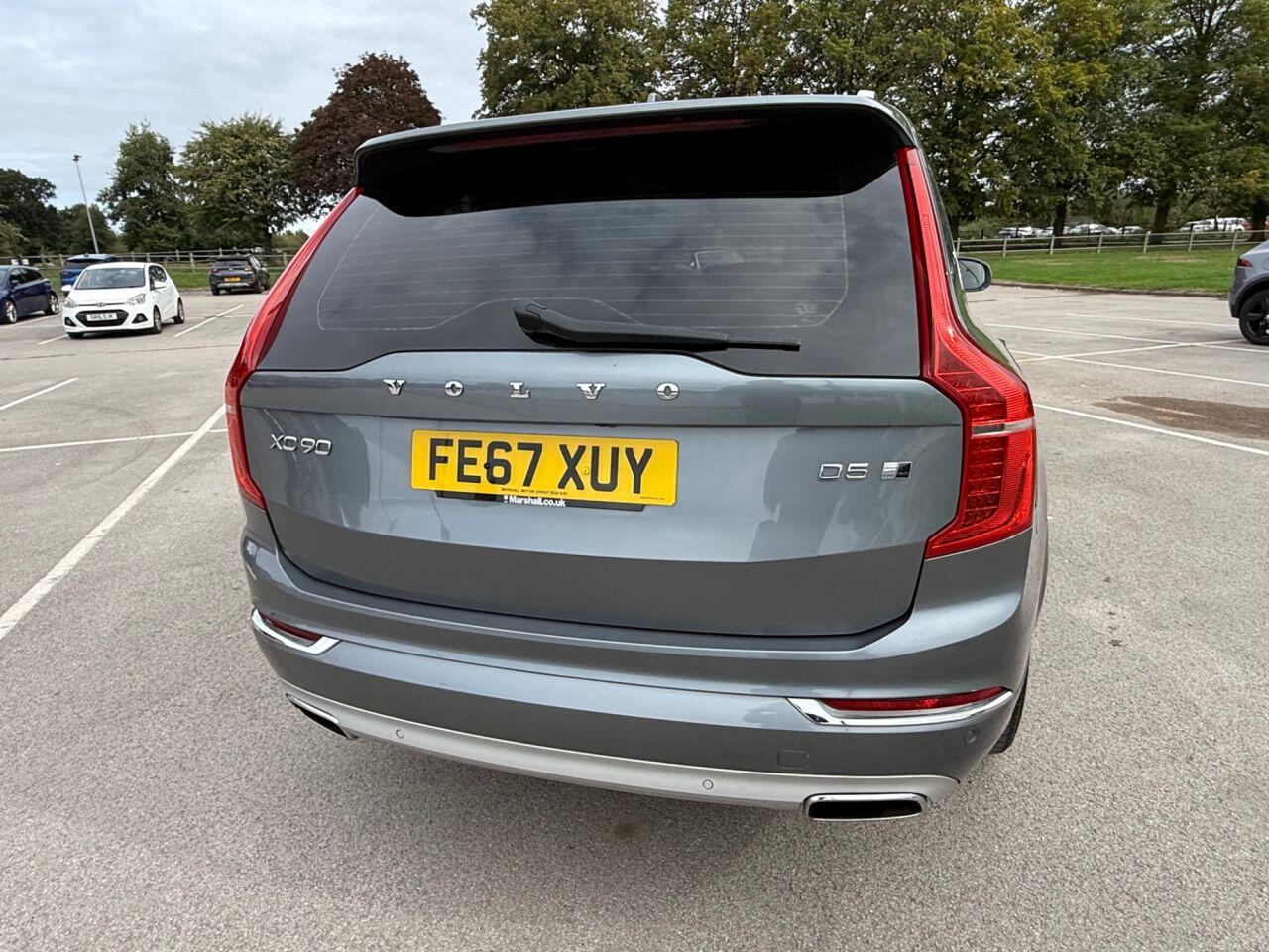 Volvo XC90 view 31