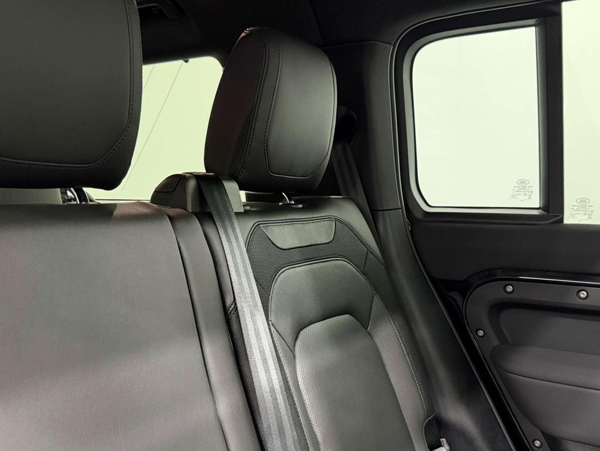 Land Rover Defender view 14