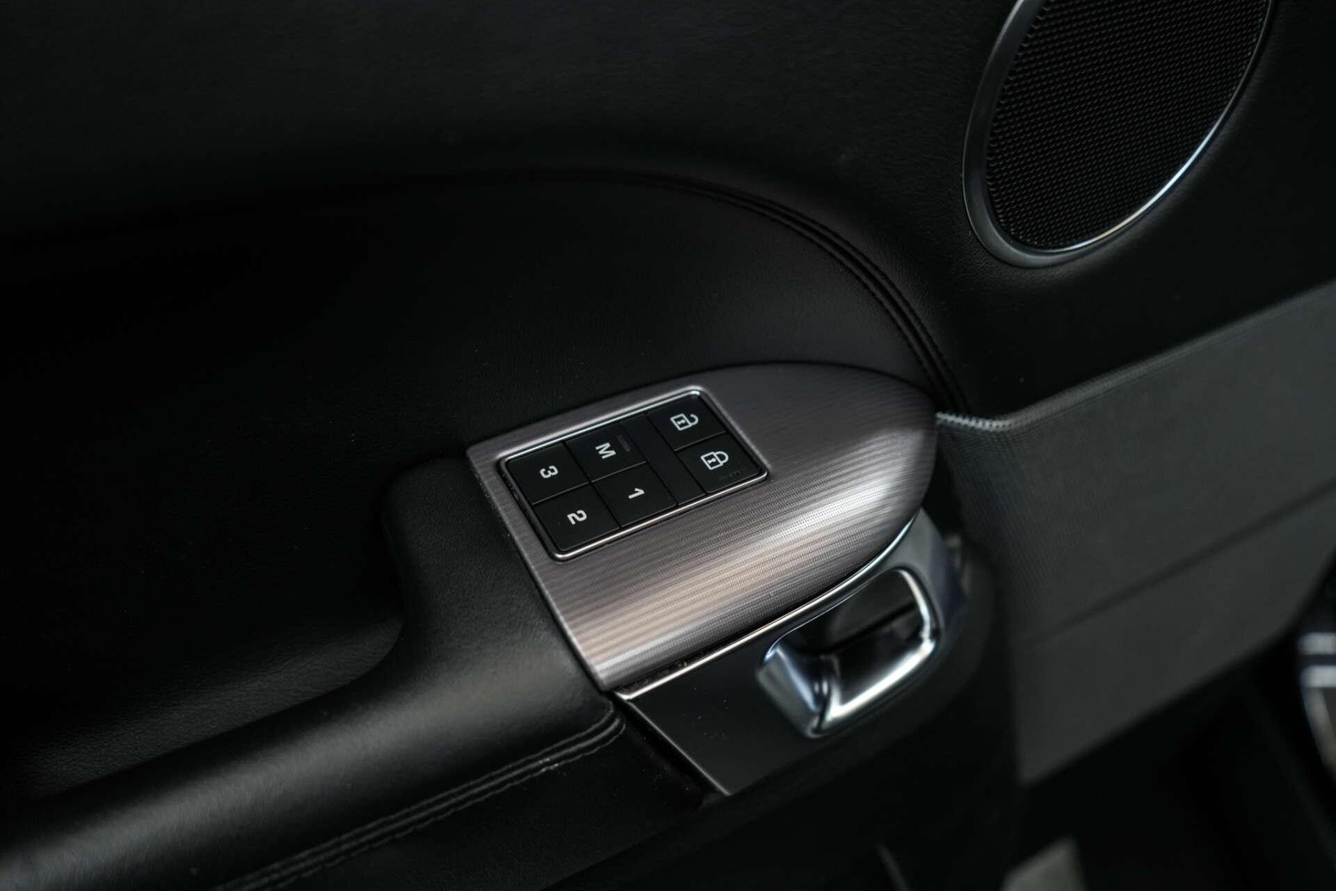 Land Rover Range Rover Sport view 18