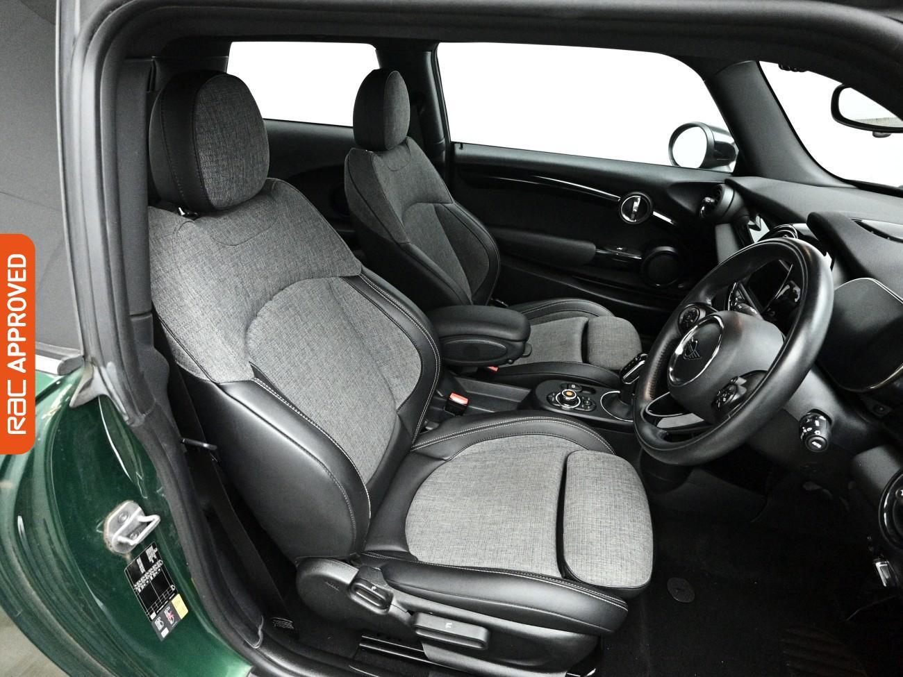 Mini Hatch view 12