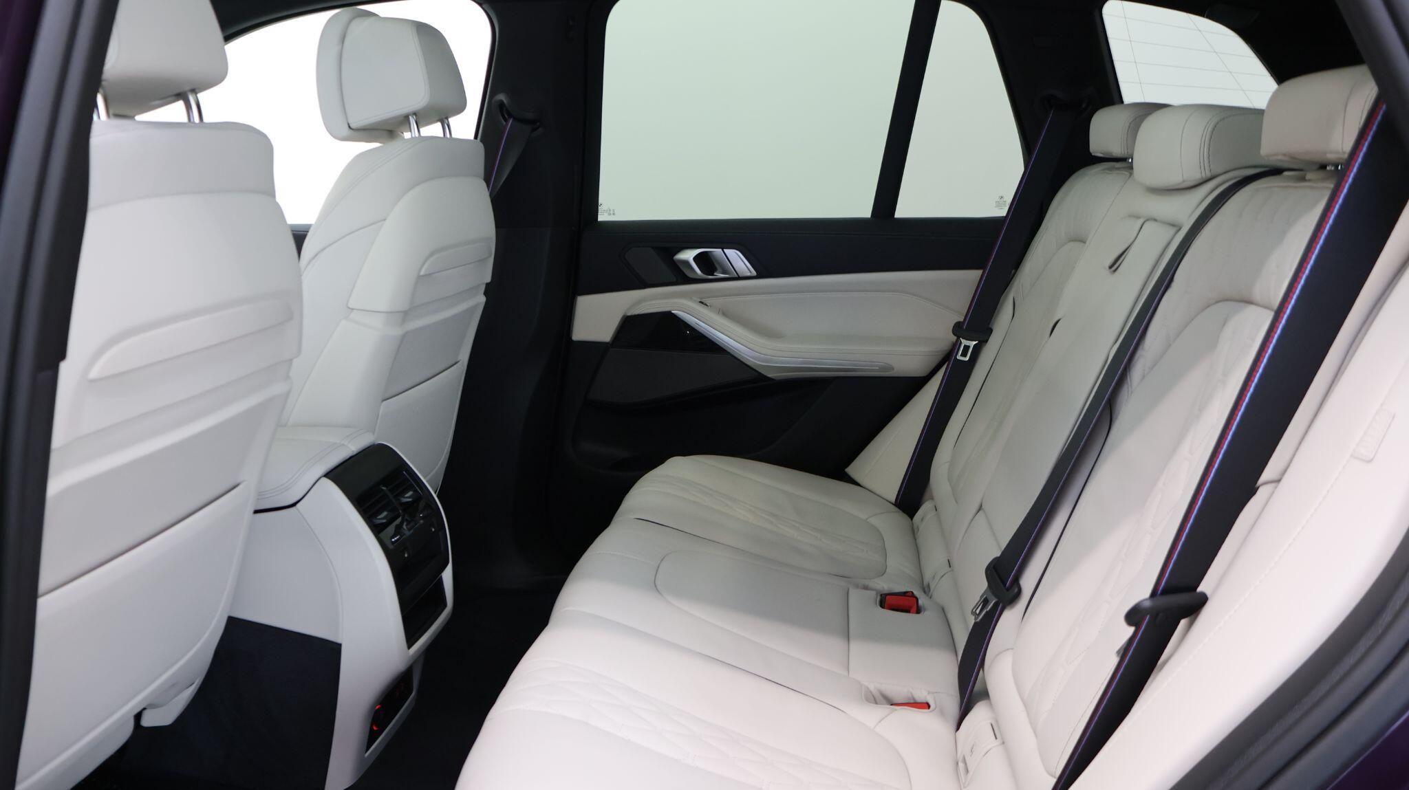 BMW X5 view 11
