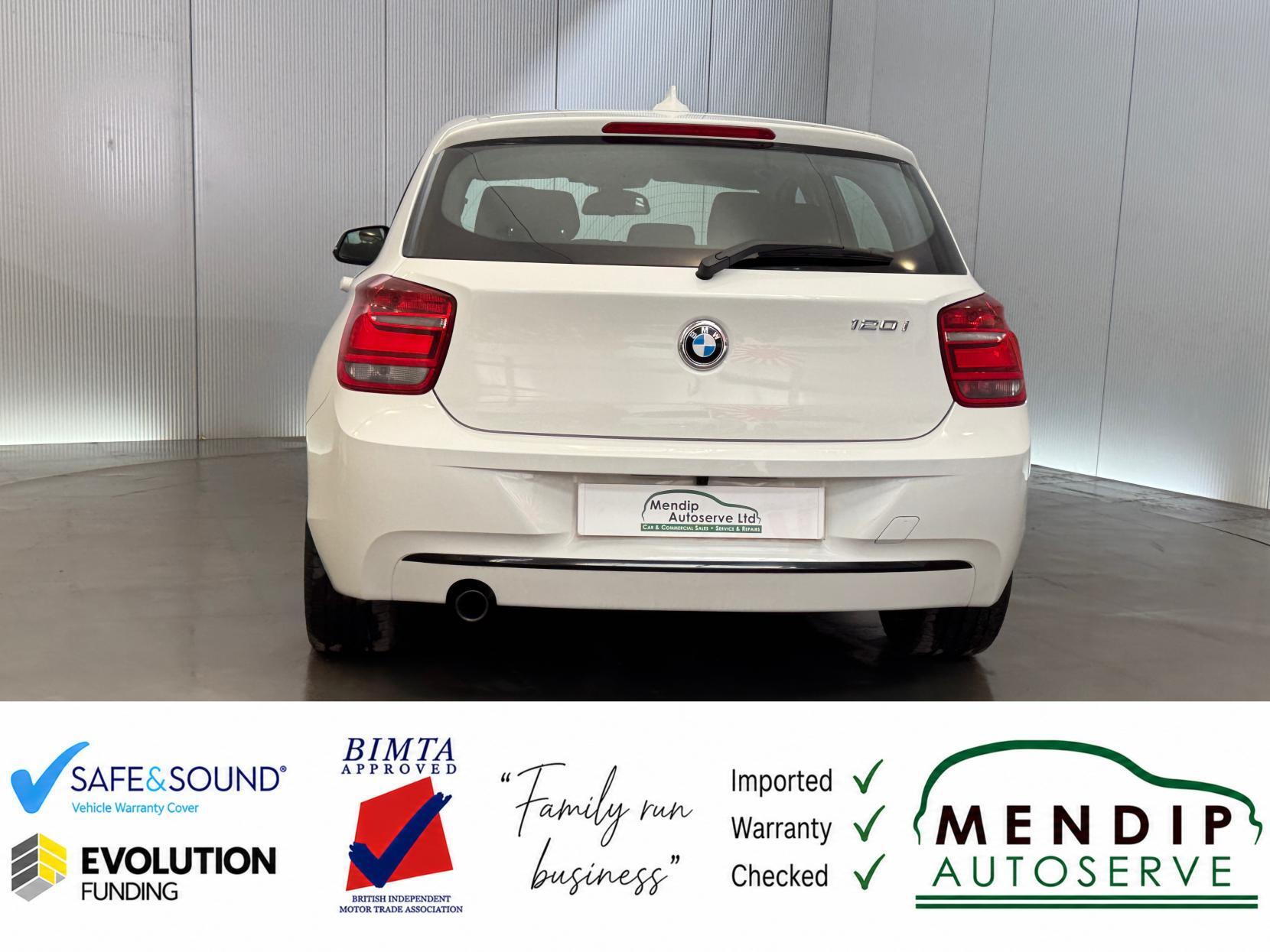 BMW 1 Series view 16