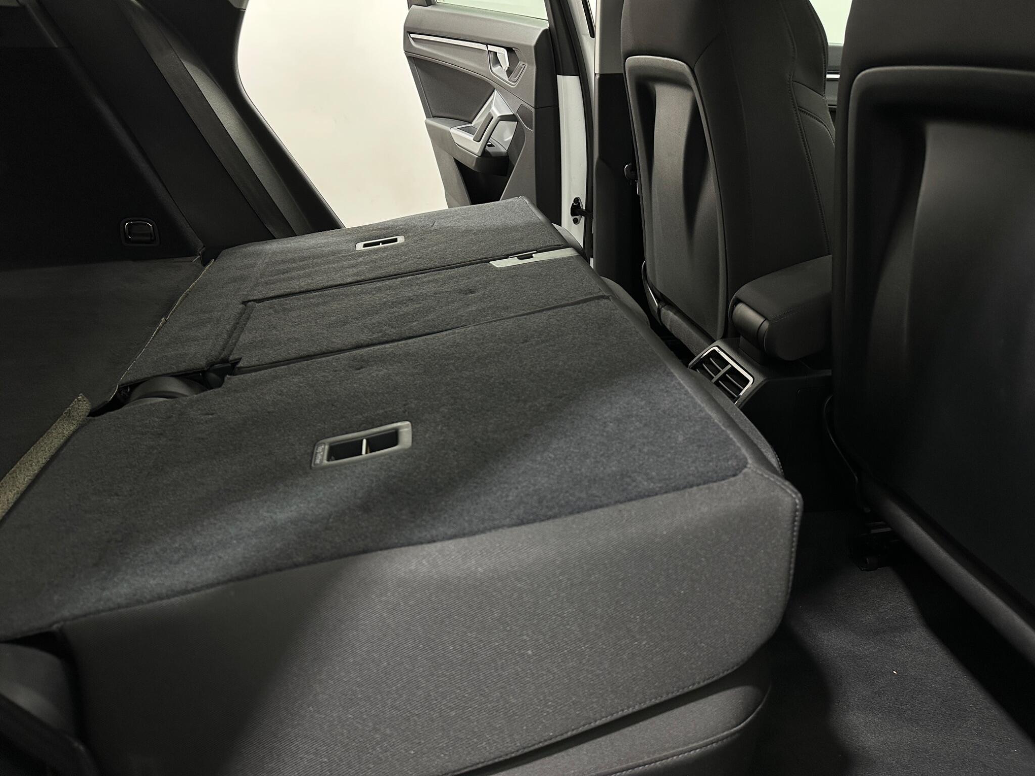 Audi Q3 view 45
