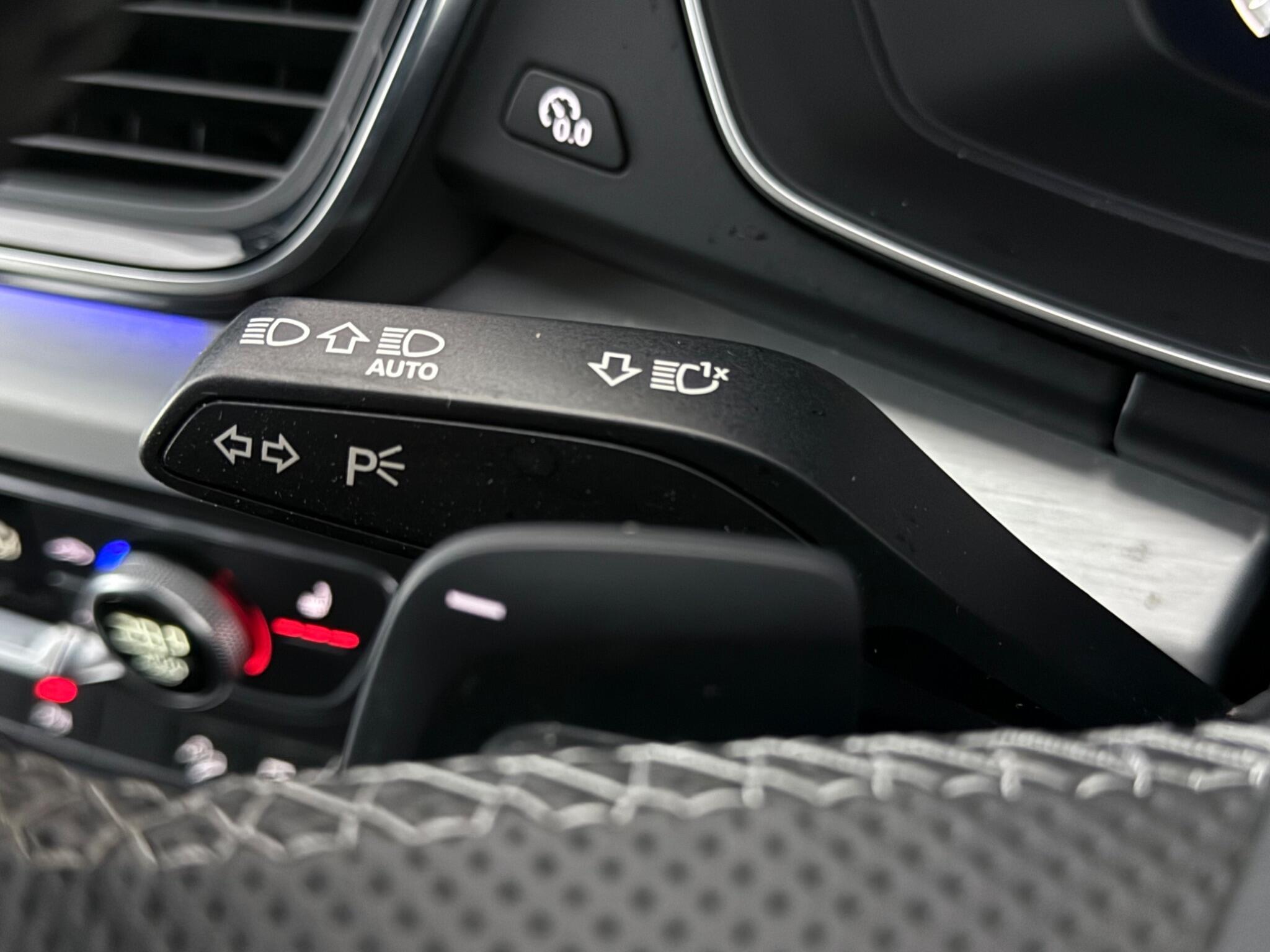 Audi Q5 view 17