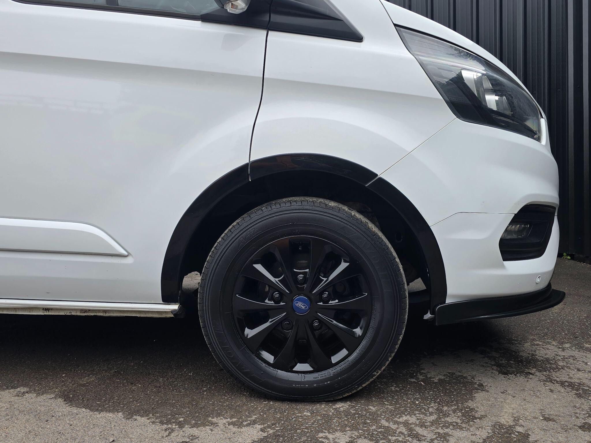 Ford Transit Custom view 37