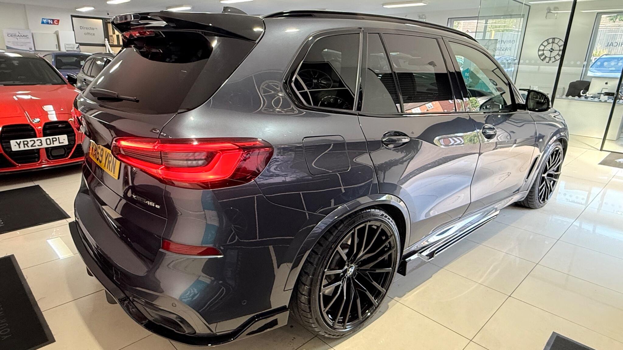 BMW X5 view 11