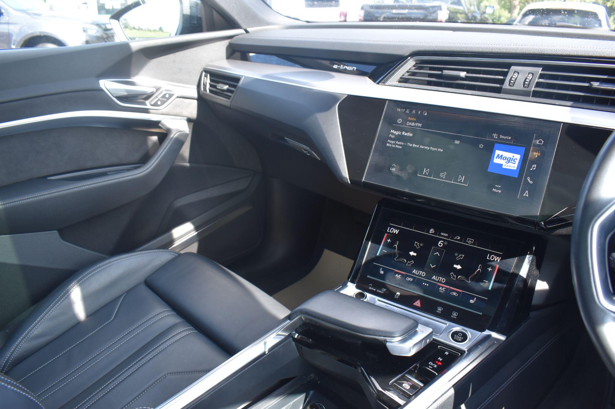 e-tron - 55 Launch Edition Sportback Auto quattro 5dr 95kWh - Image 25