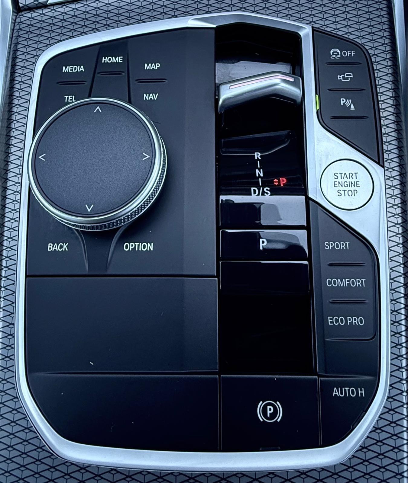 BMW 3 Series view 26