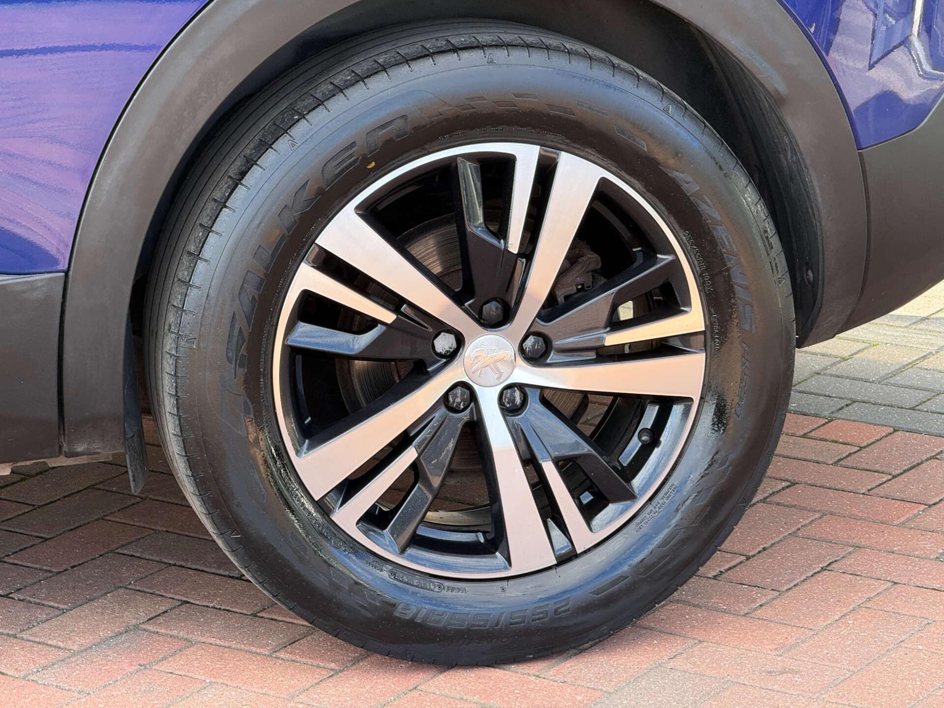 Peugeot 3008 view 7