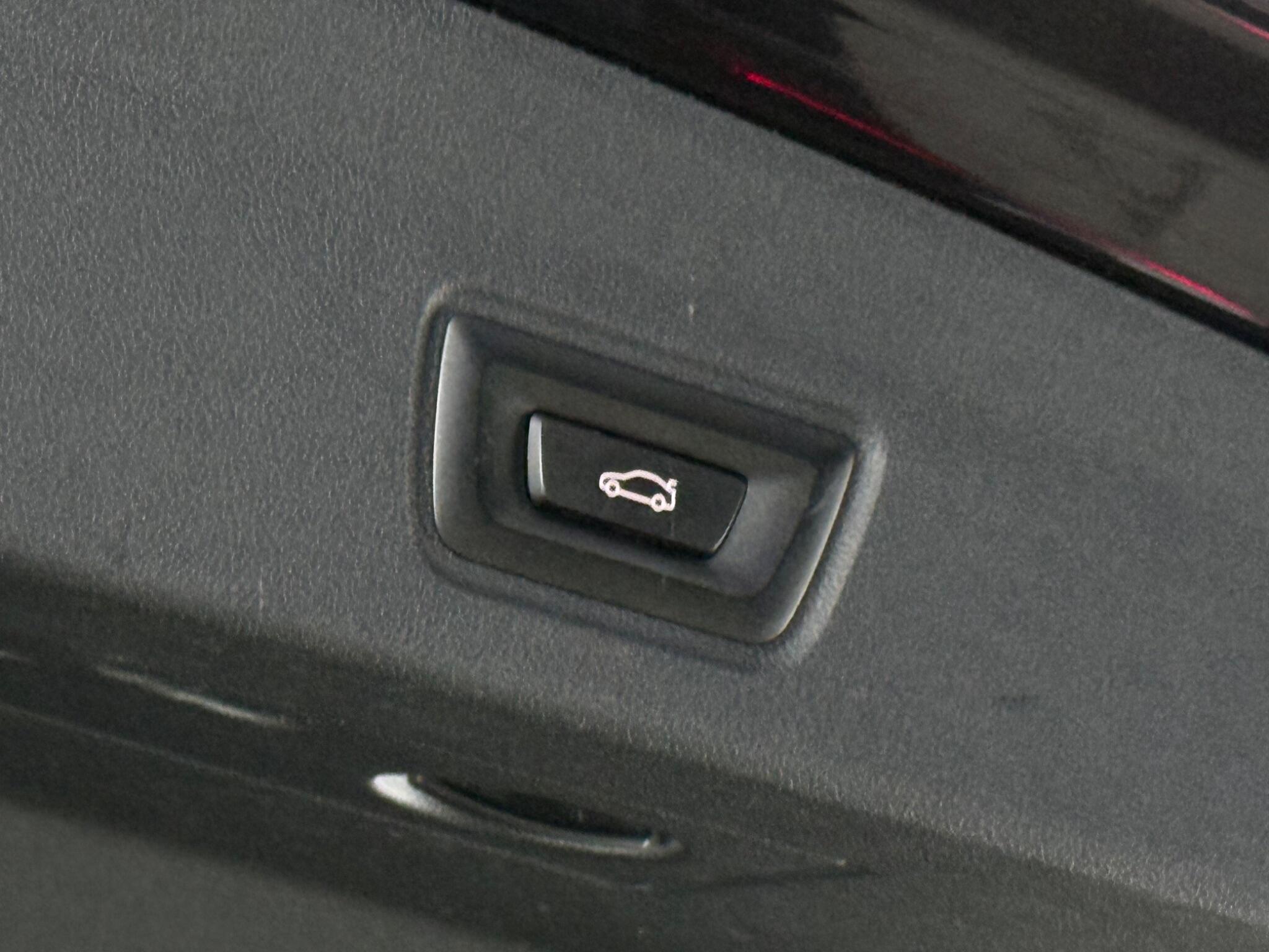 BMW I4 view 11