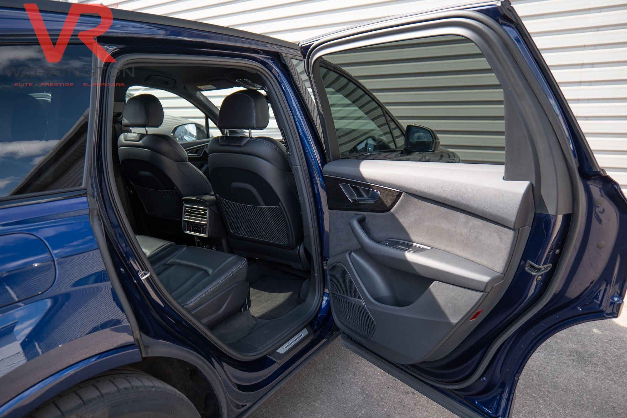 Audi Q7 view 38