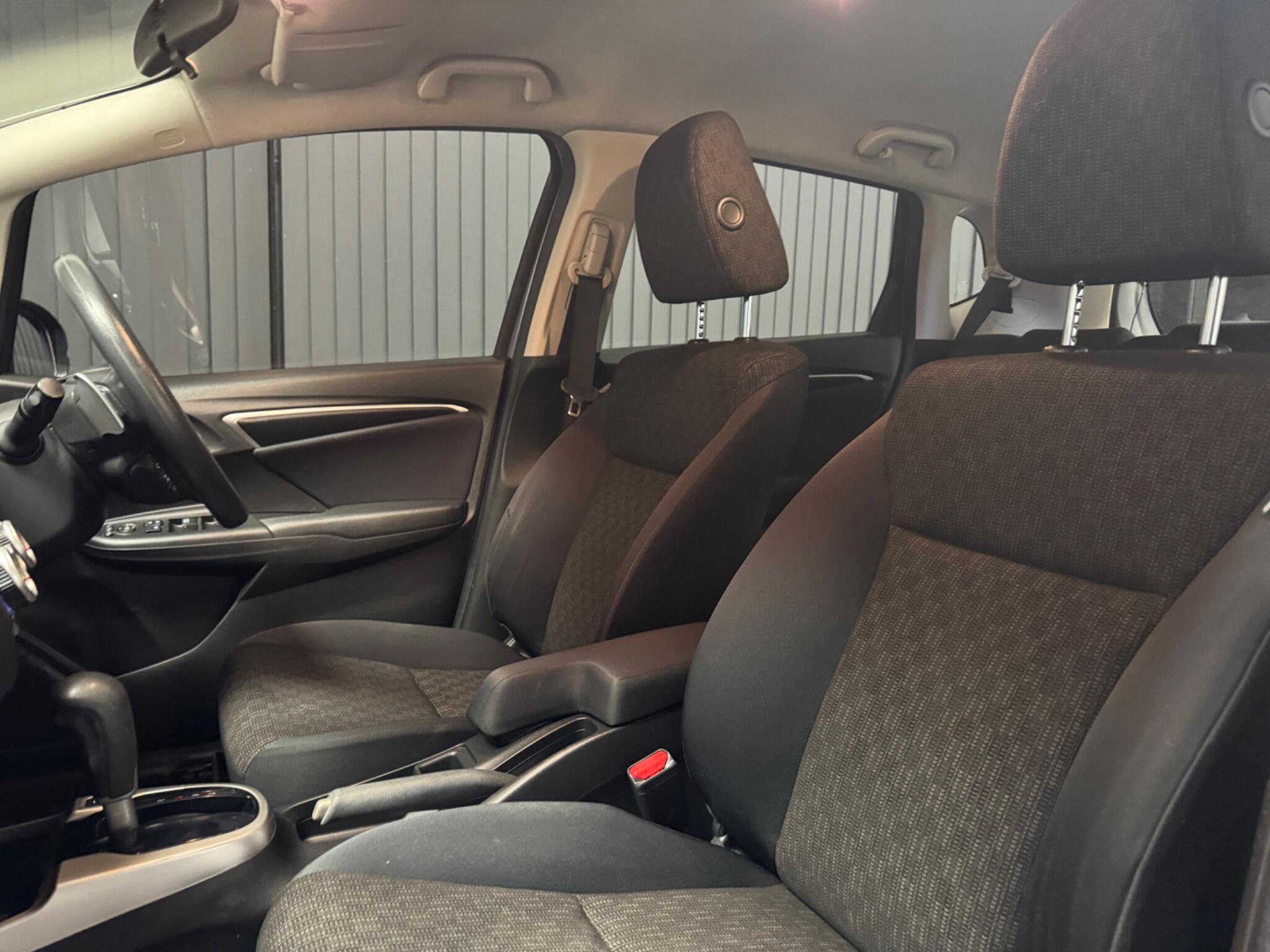 2017 Honda Jazz 1.3 i-VTEC SE CVT Euro 6 (s/s) 5dr • 52,600 miles image 24