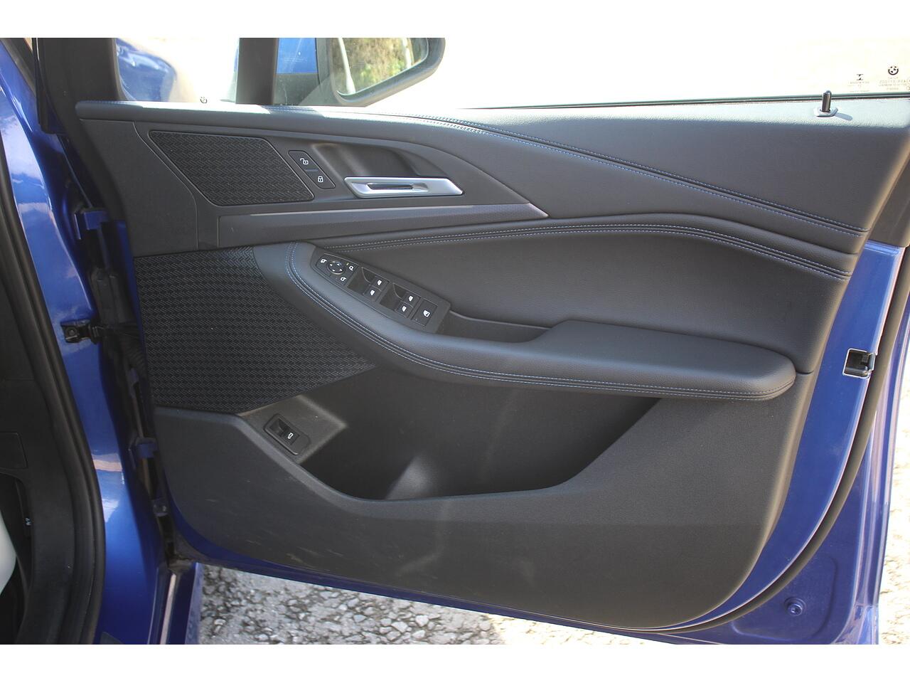 BMW 2 Series Active Tourer view 33