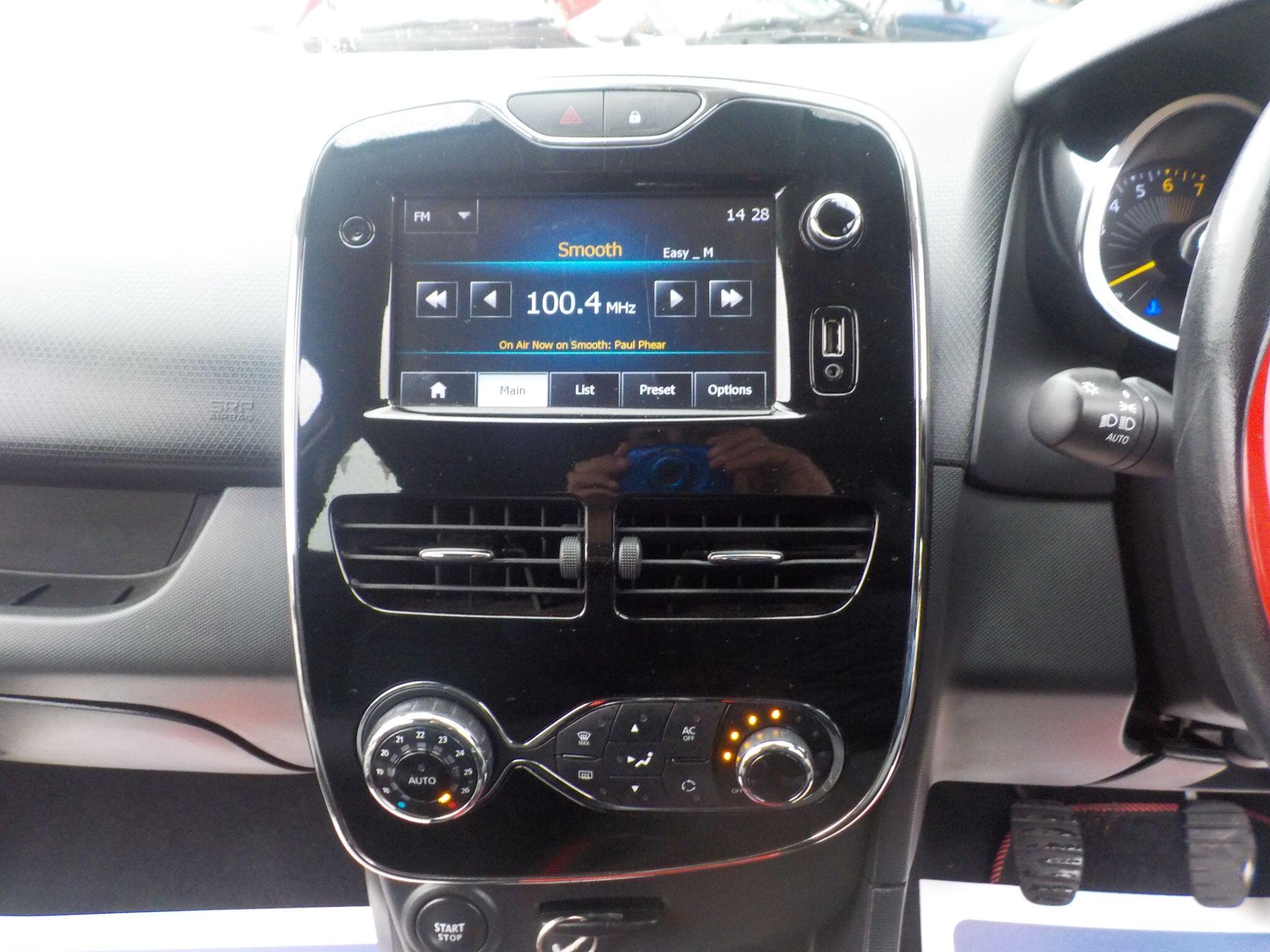 Renault Clio 0.9 TCe Dynamique S MediaNav Euro 5 (s/s) 5dr