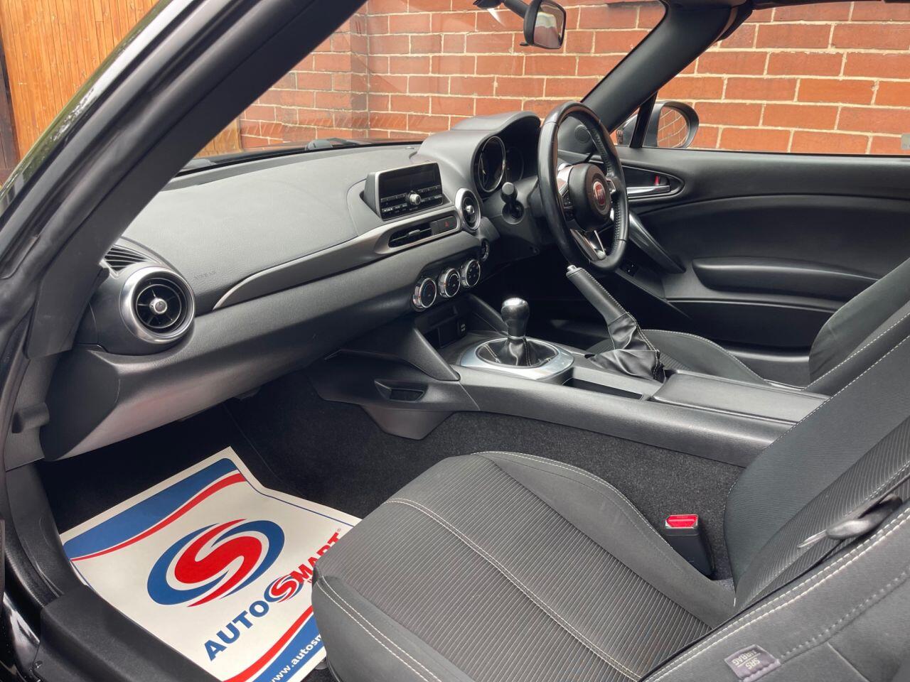 Fiat 124 Spider view 22