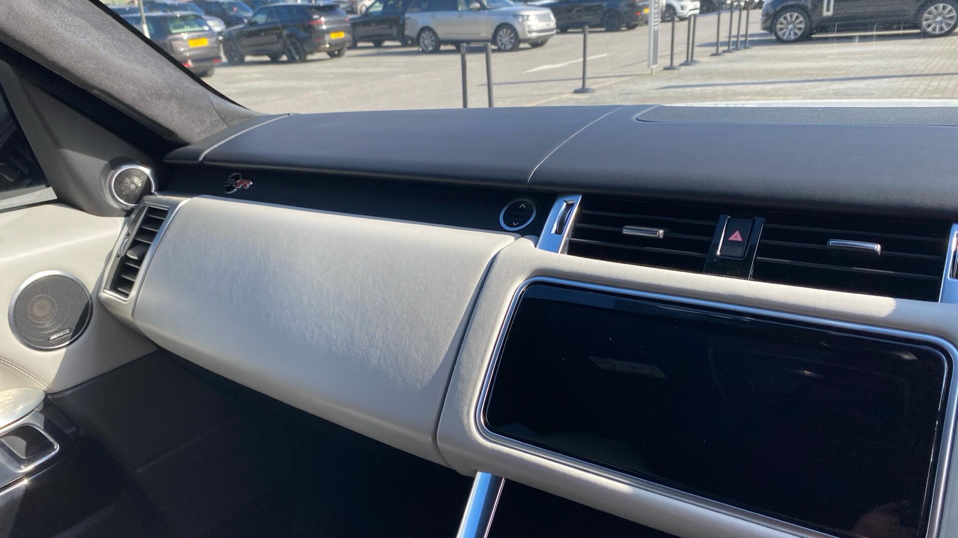 Land Rover Range Rover Sport view 32