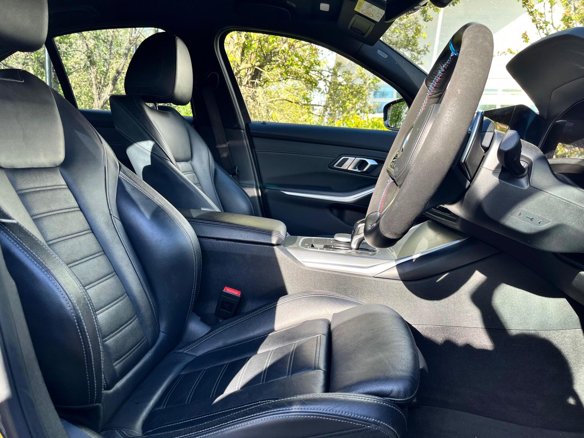 BMW 3 Series view 4
