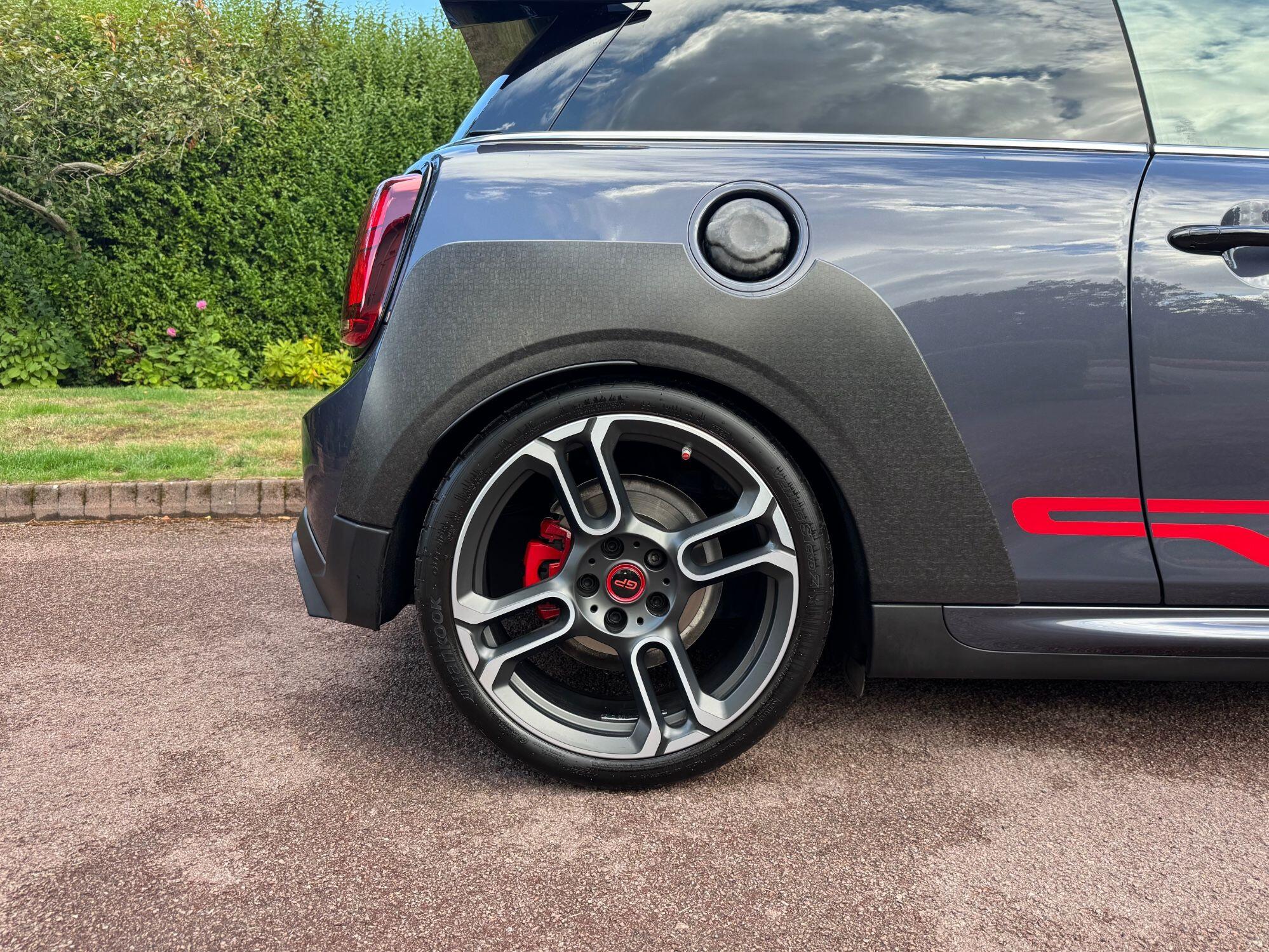 Mini Cooper view 13