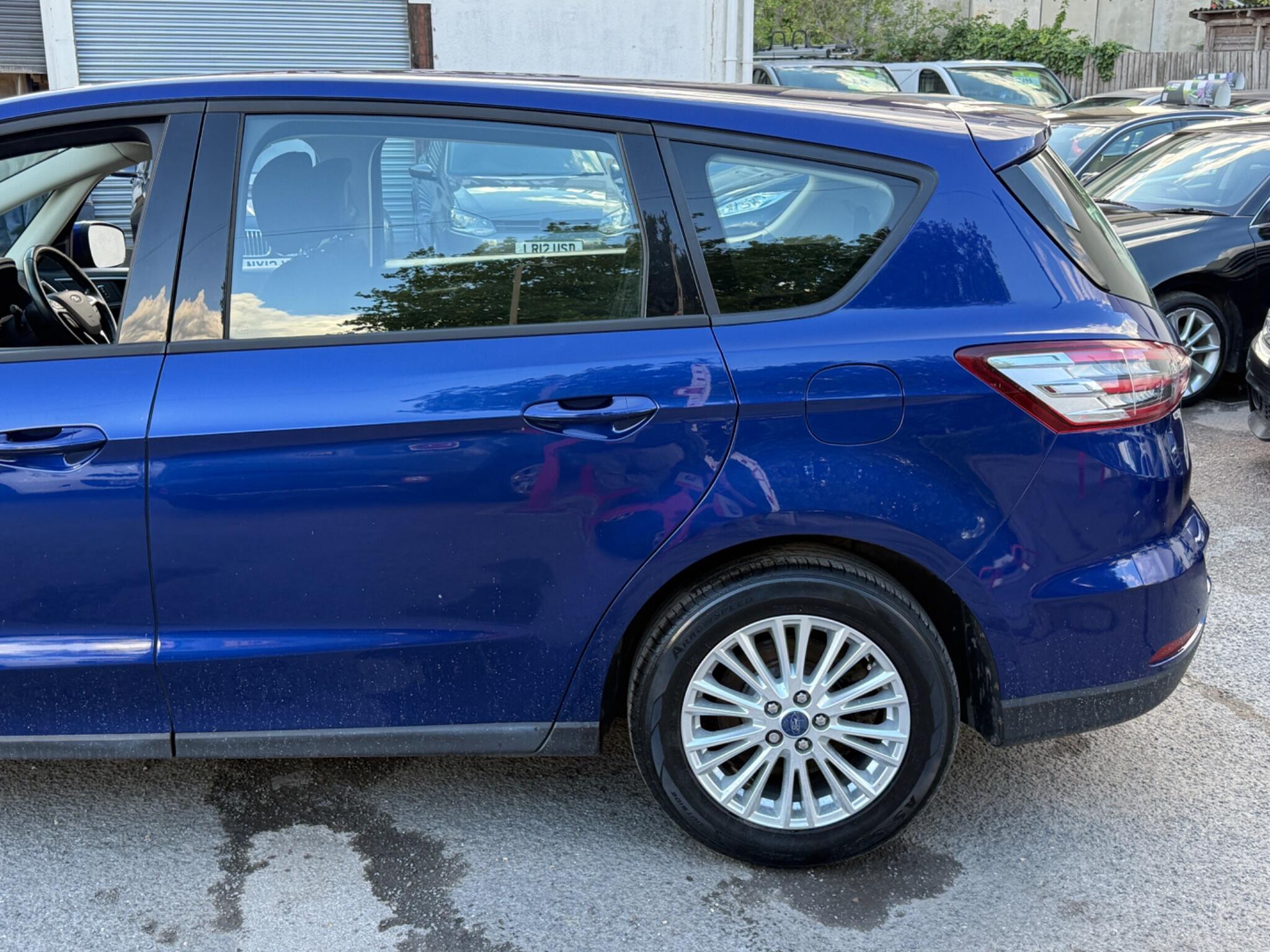 Ford S-Max - Image 13