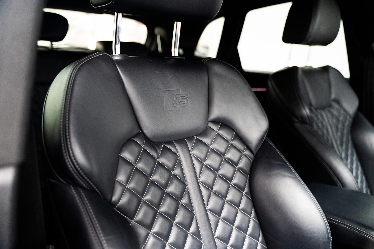 Audi SQ5 view 7