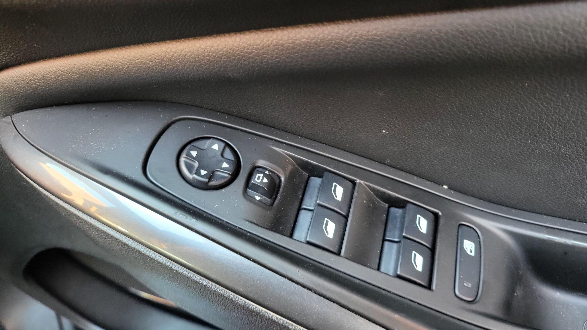 Vauxhall Grandland X view 21