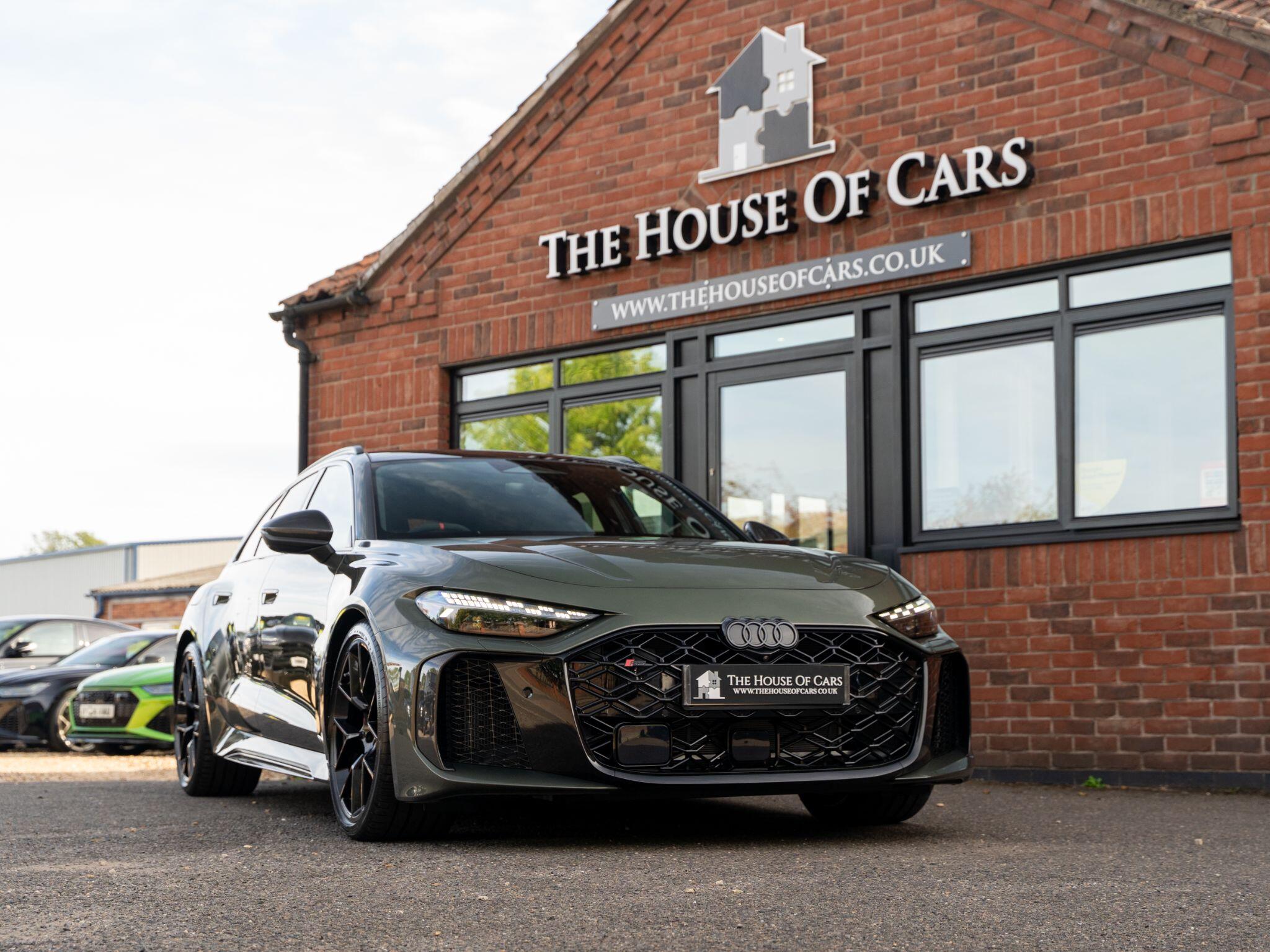 Audi RS5 view 3