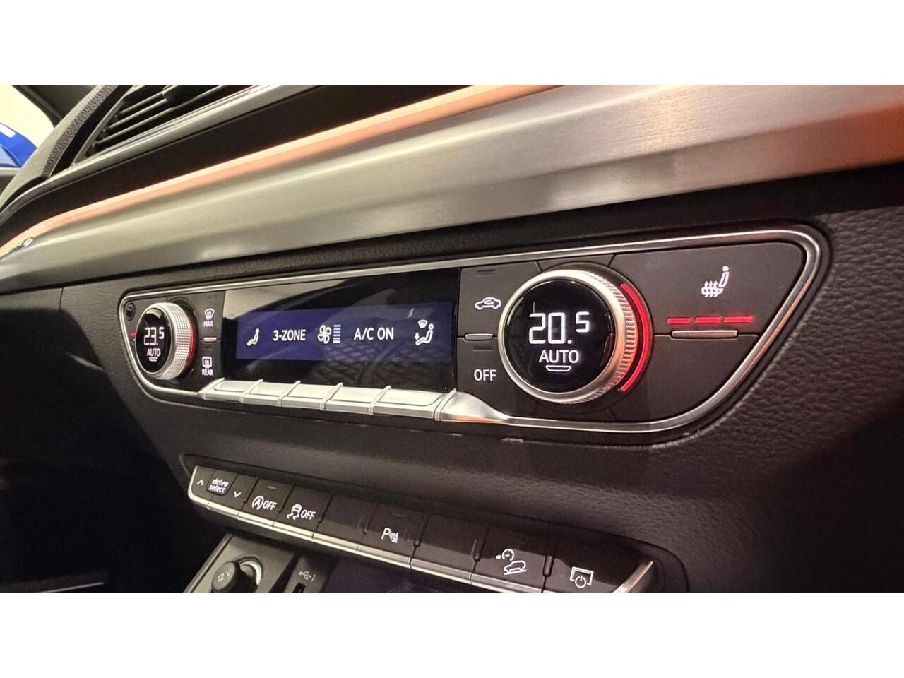 Audi Q5 view 18