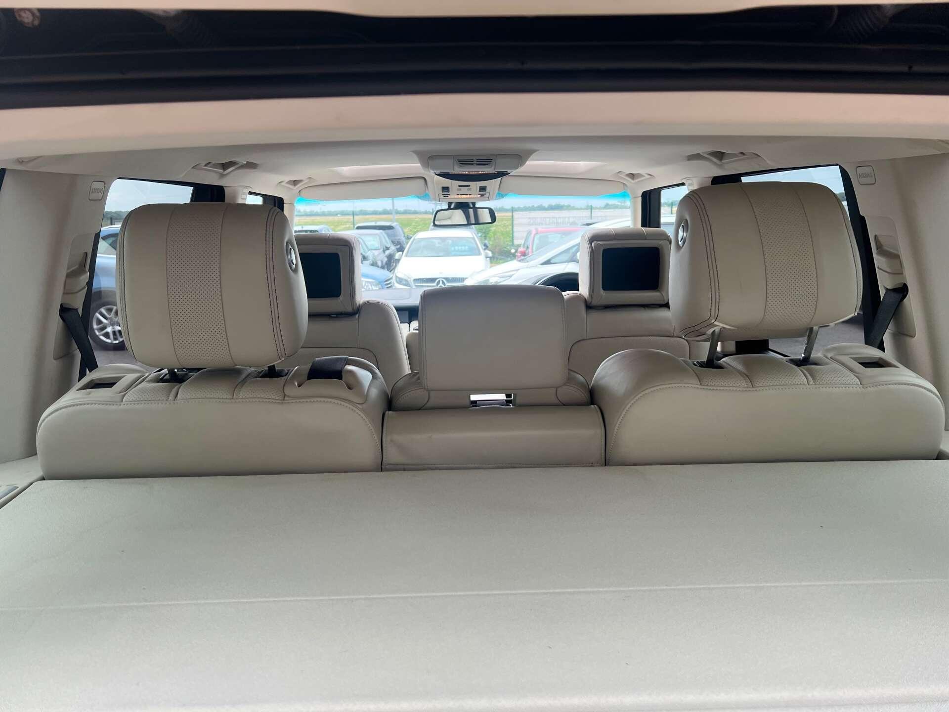 Land Rover Range Rover view 64