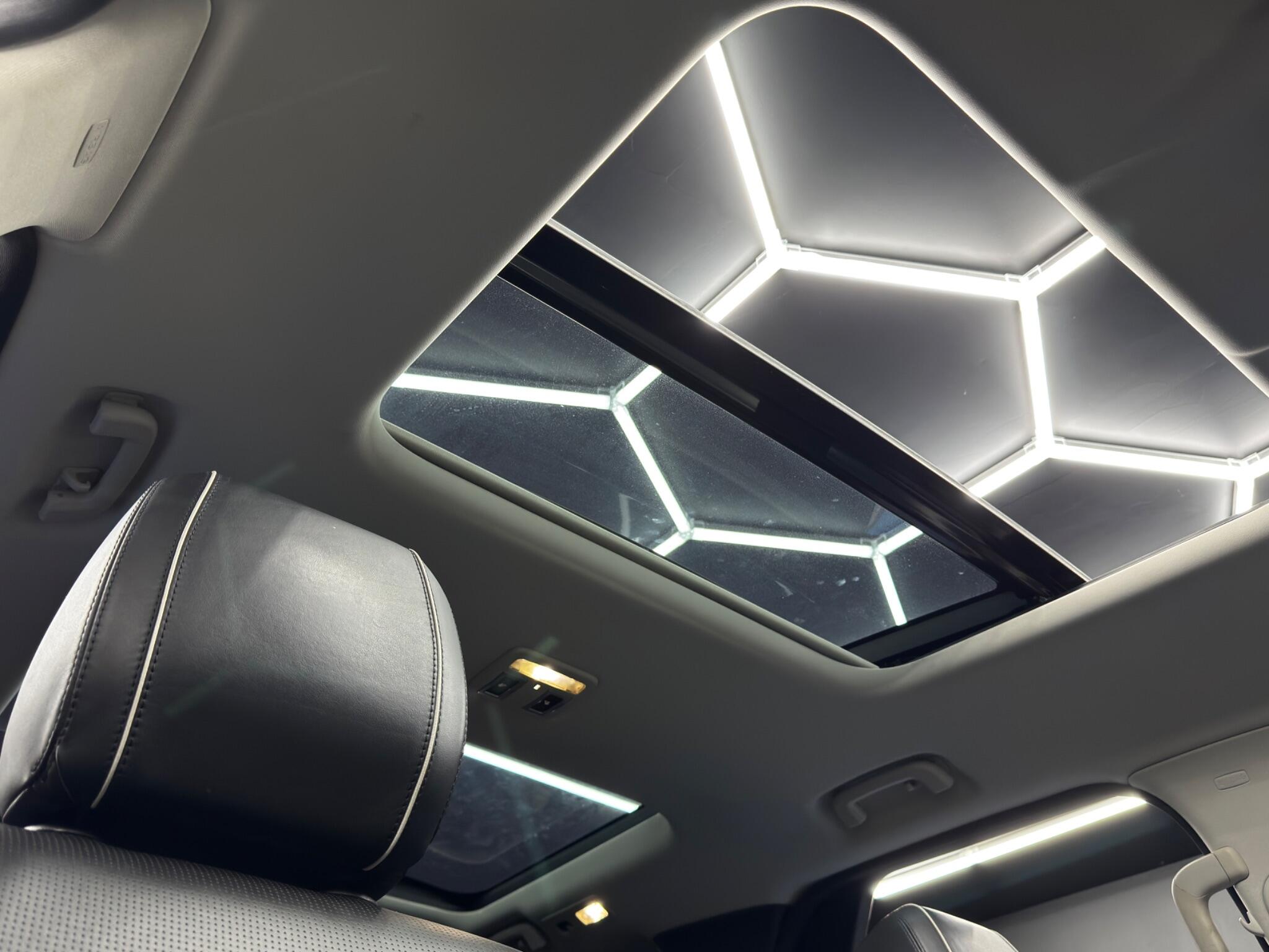 Land Rover Discovery view 41
