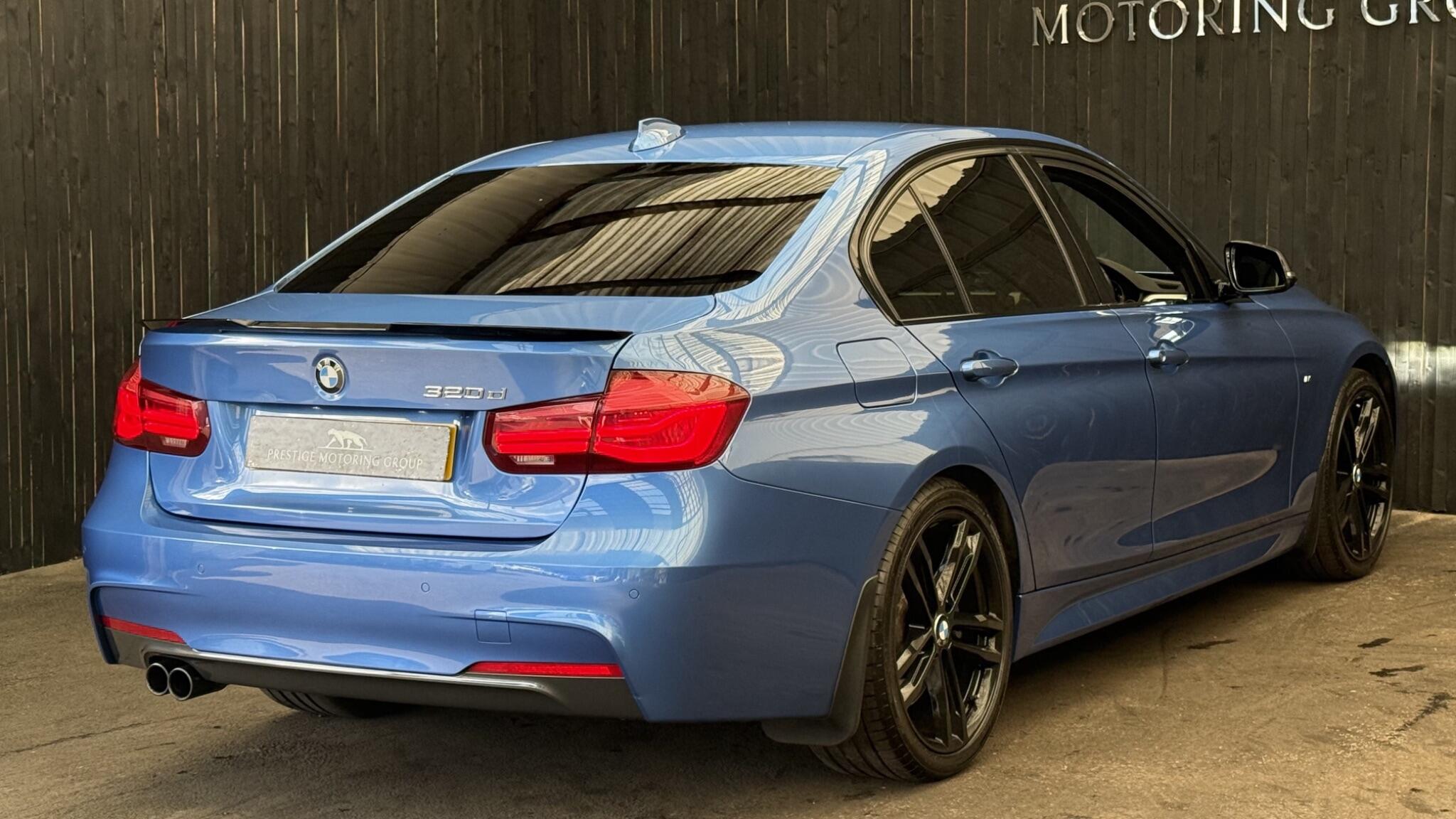 BMW 3 Series view 16