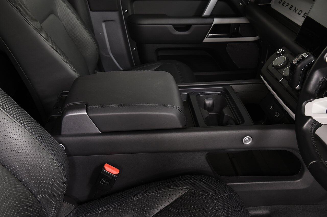 Land Rover Defender view 15