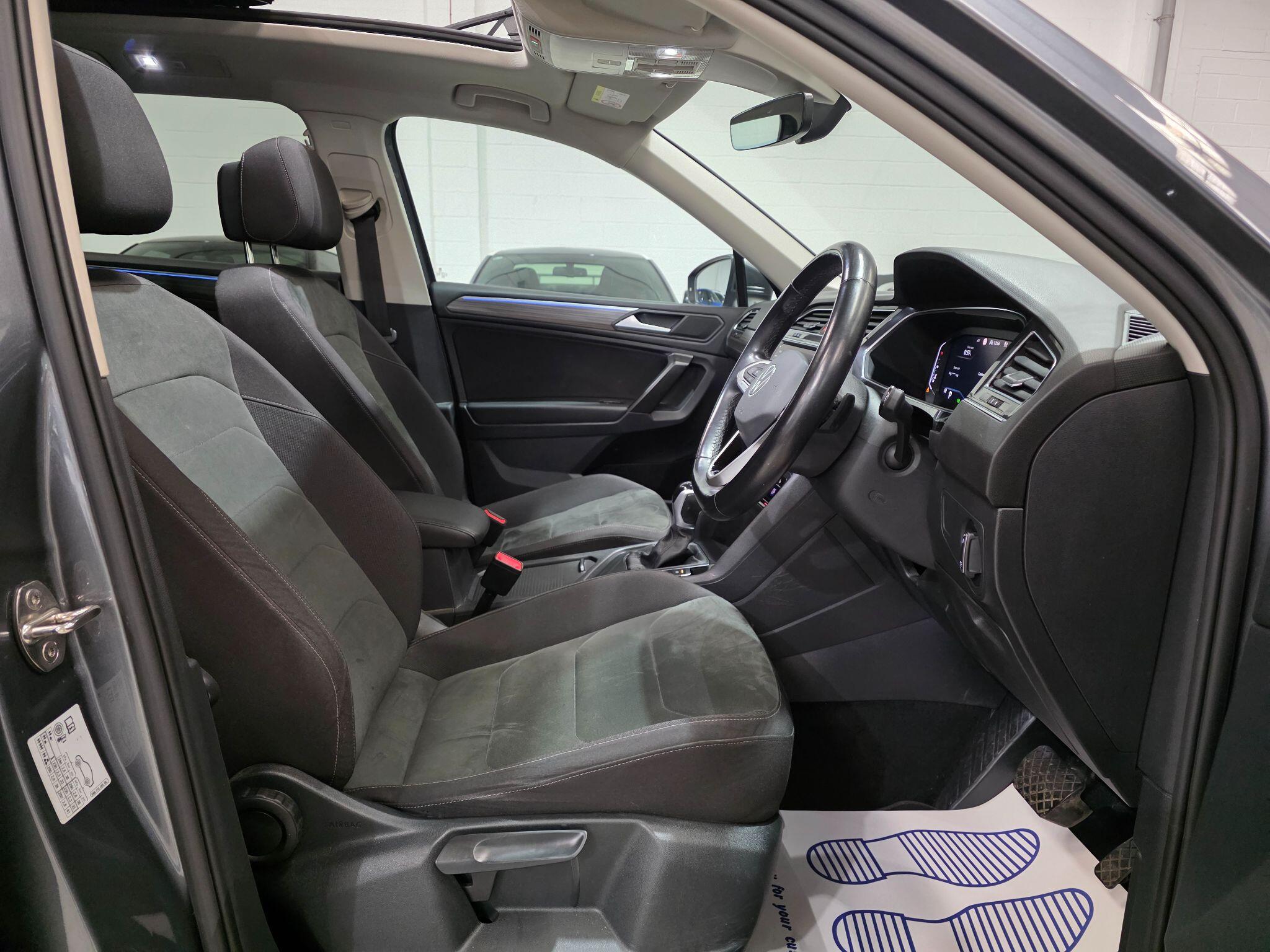 Volkswagen Tiguan Allspace view 6