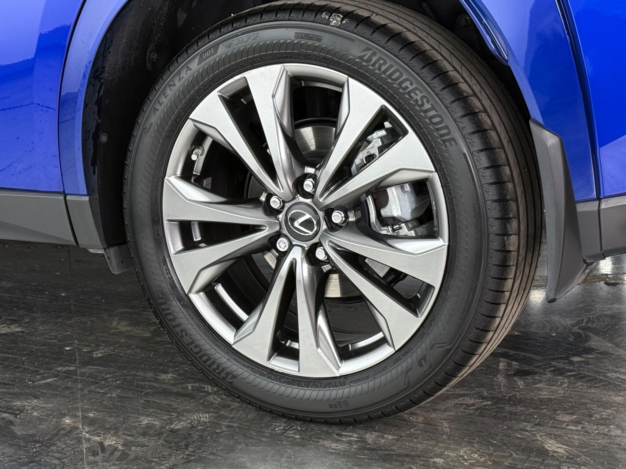 Lexus Ux view 11