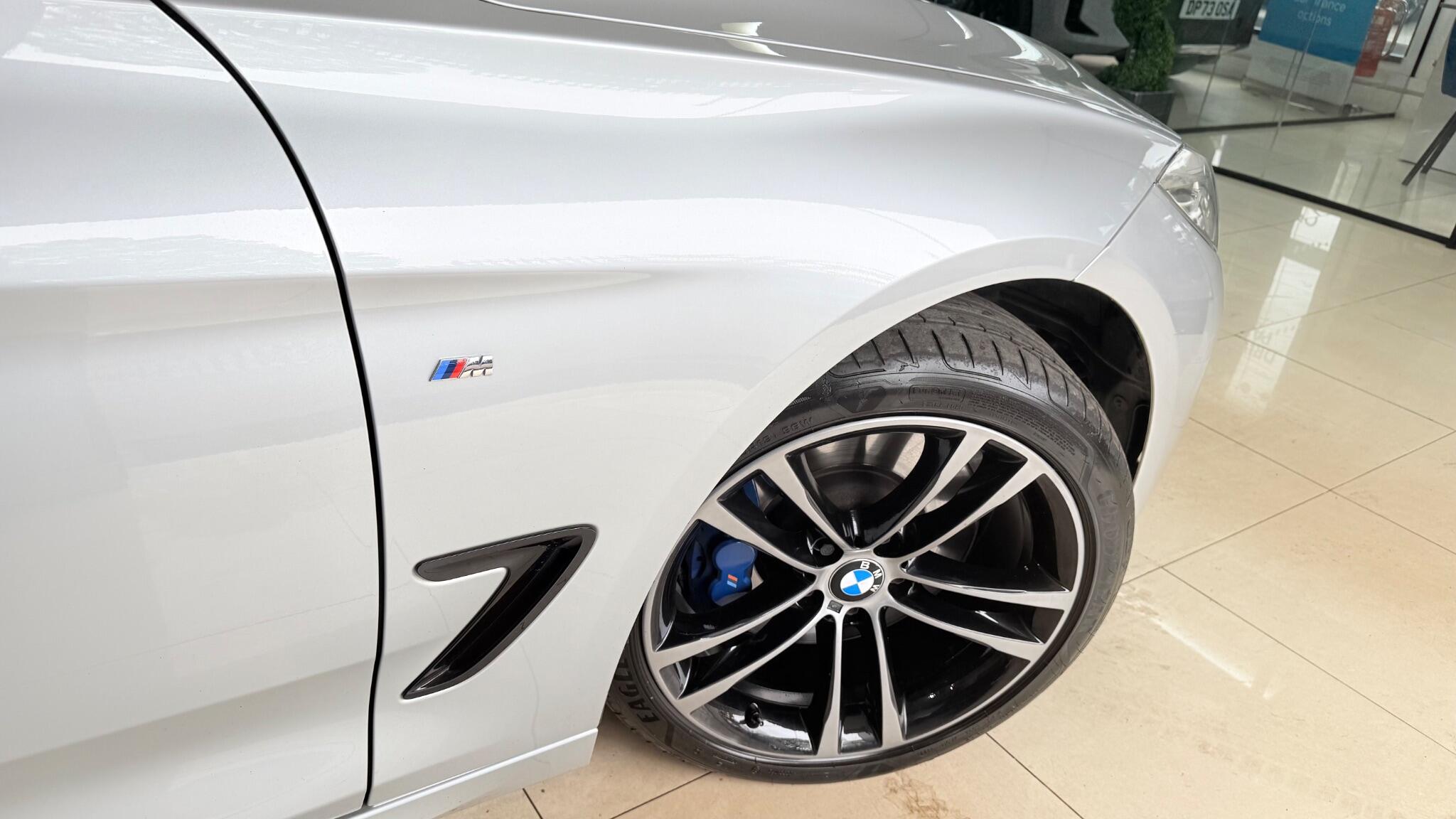 BMW 3 Series view 33