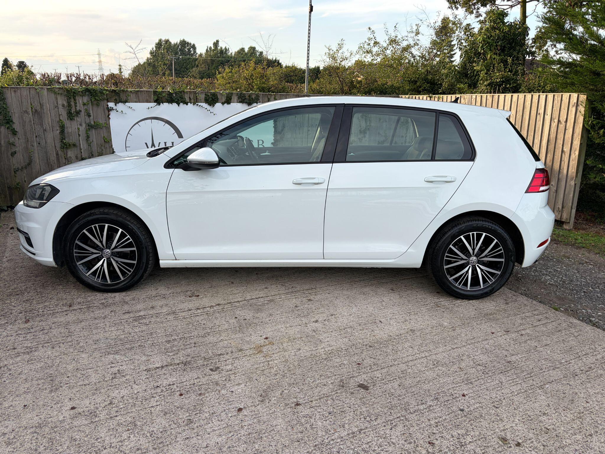 Volkswagen Golf view 8