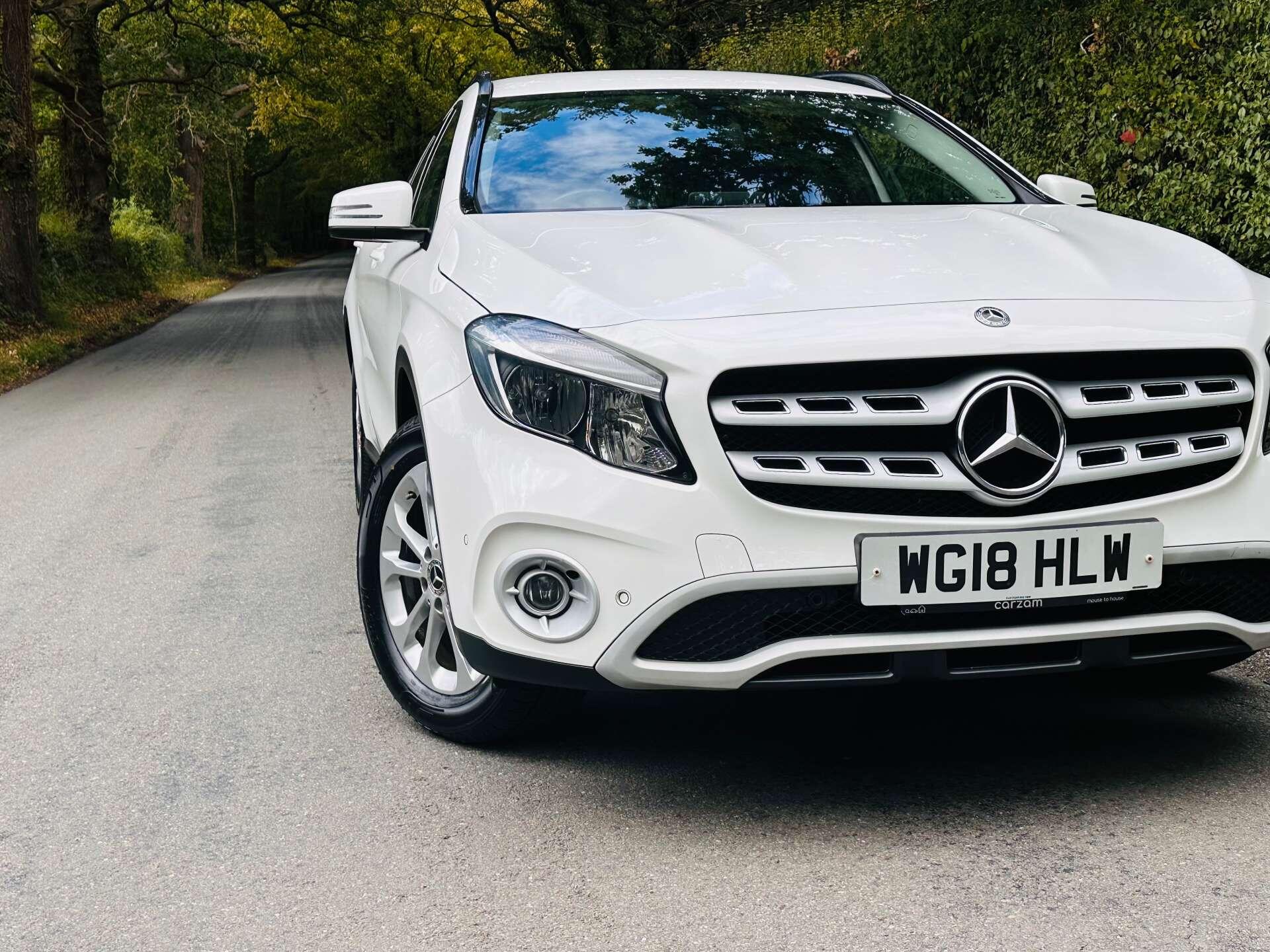 Mercedes-Benz Gla view 4