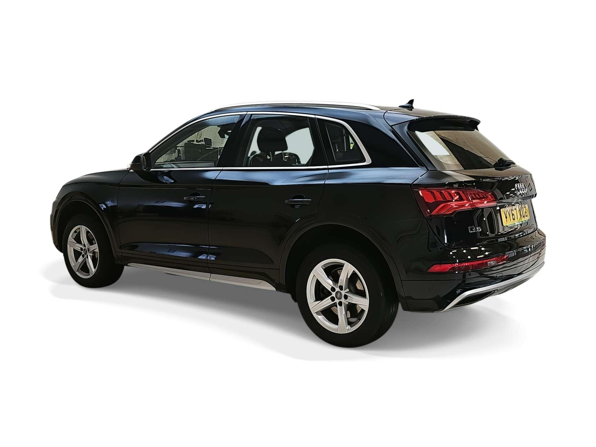 Audi Q5 view 3