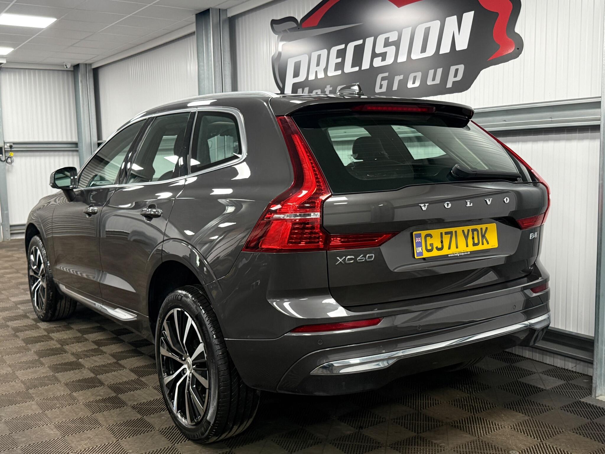 Volvo XC60 view 11