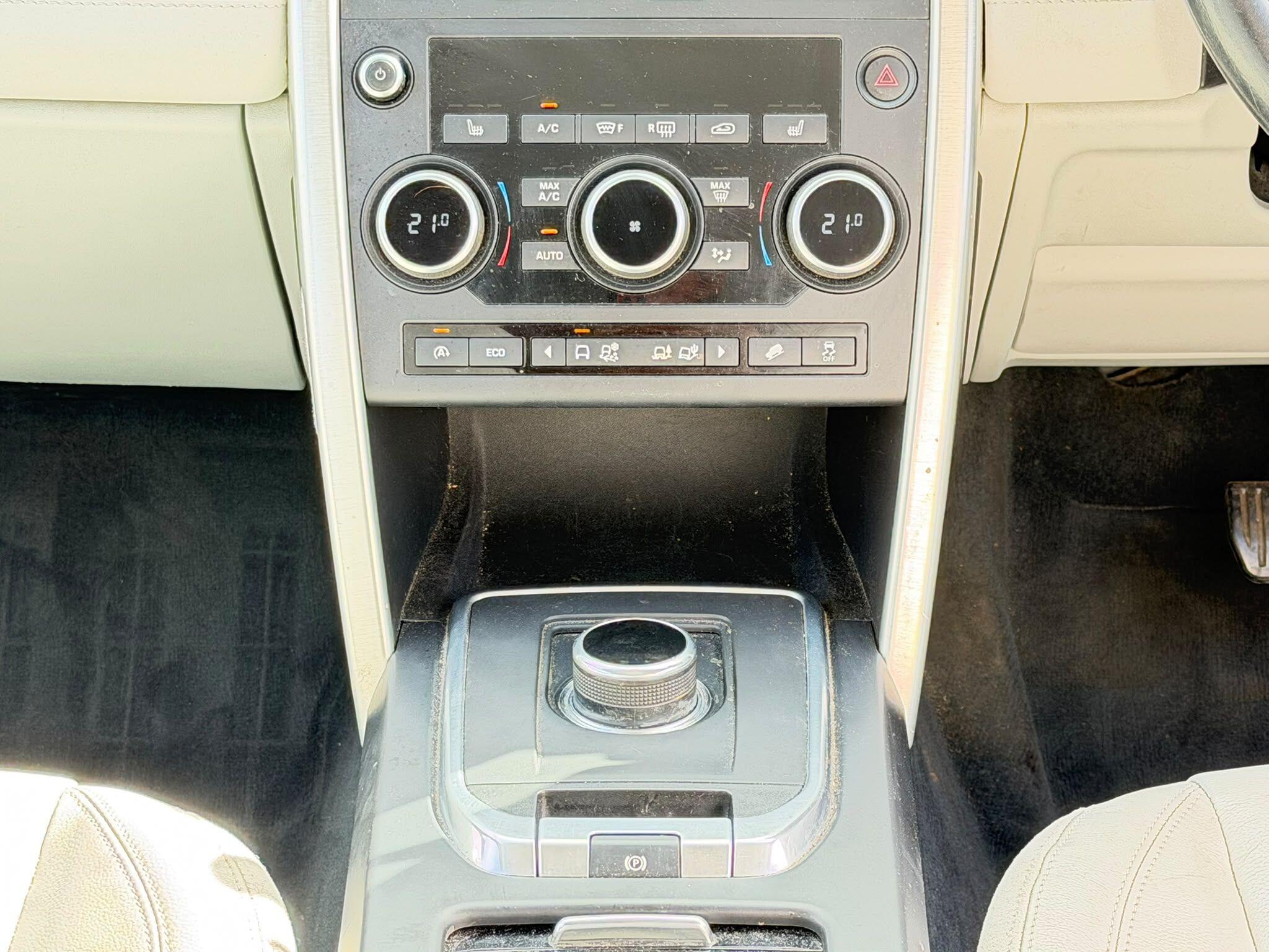 Land Rover Discovery Sport view 20