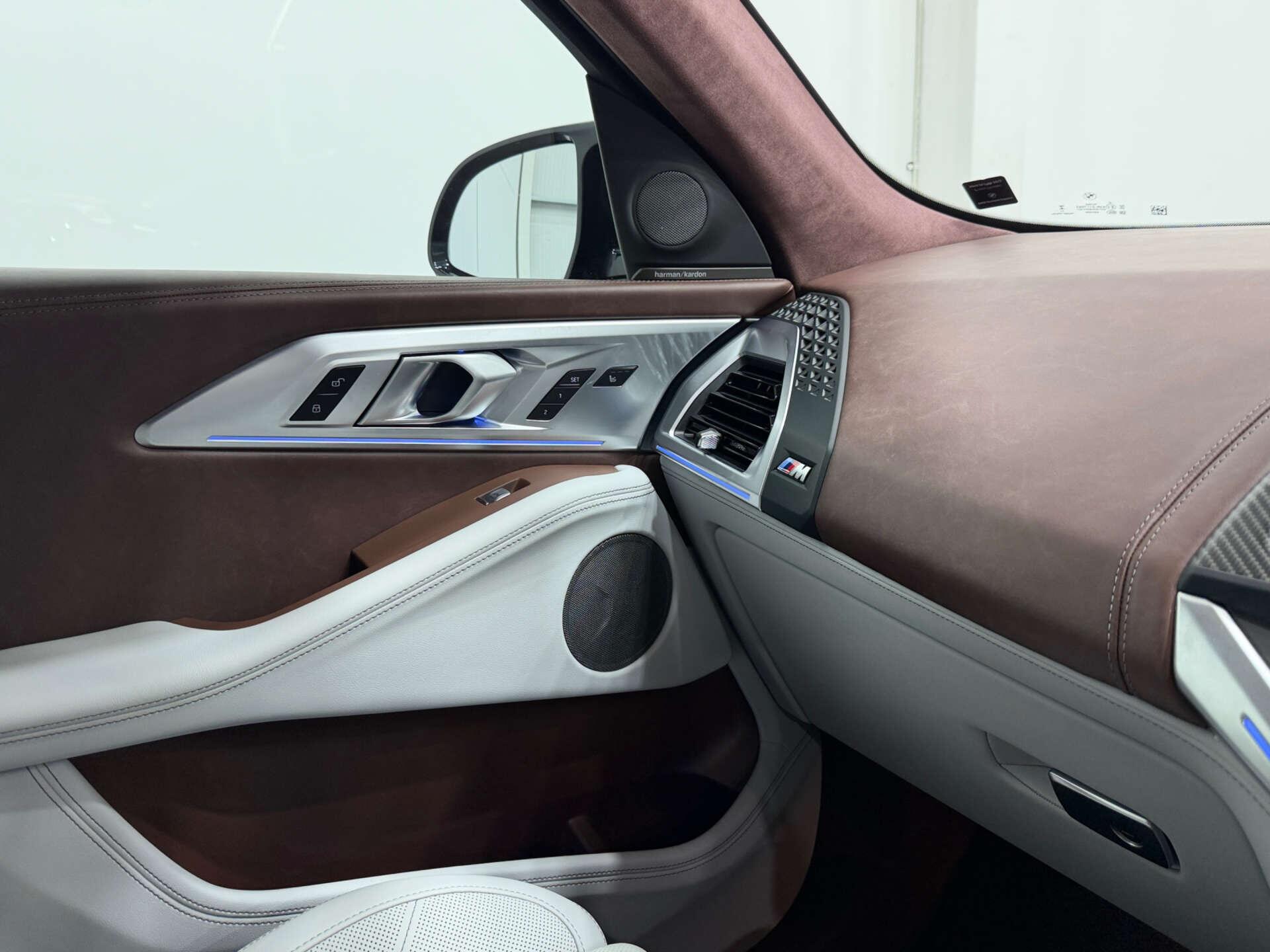 BMW XM view 43