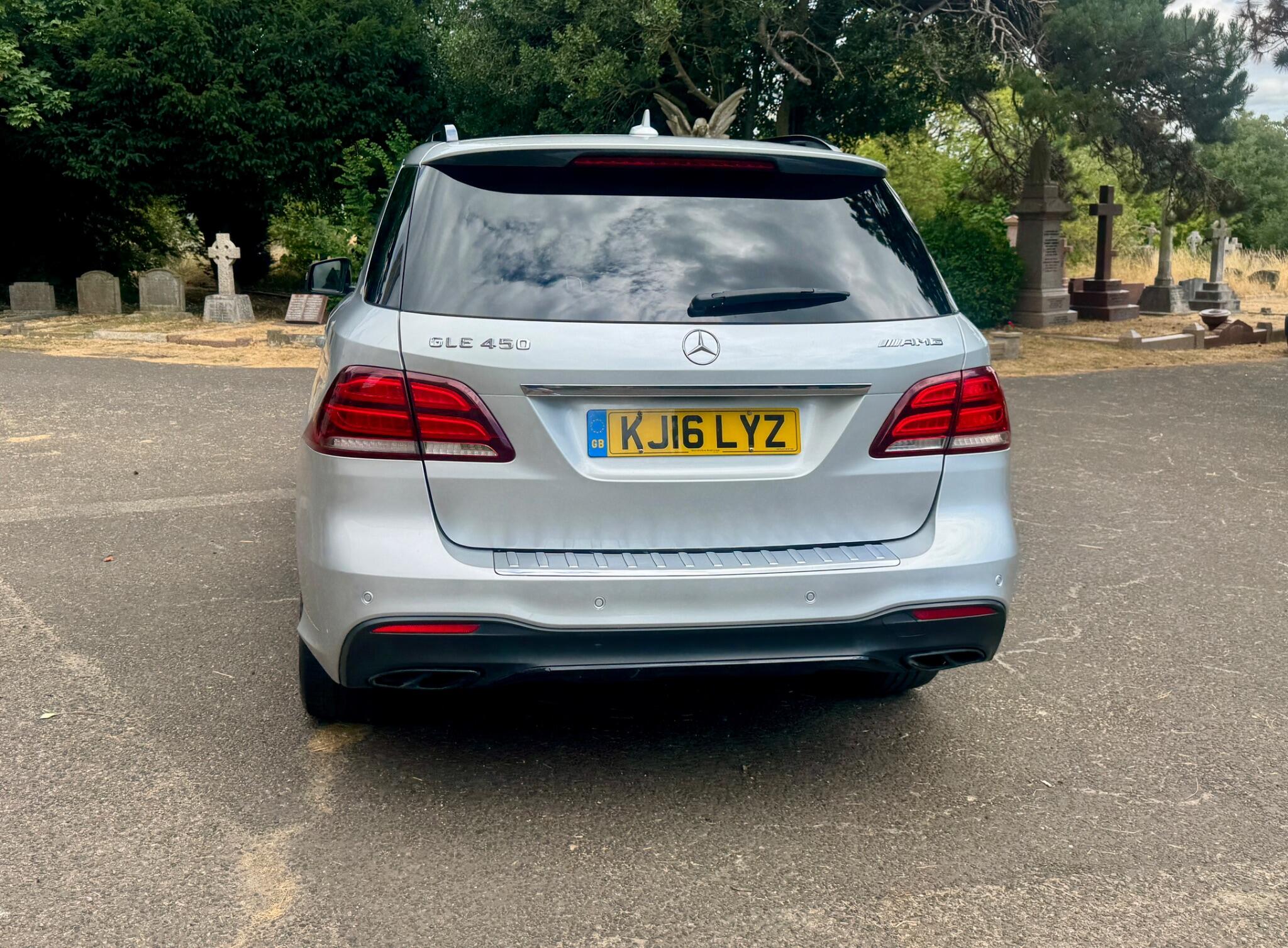 Mercedes-Benz Gle view 16